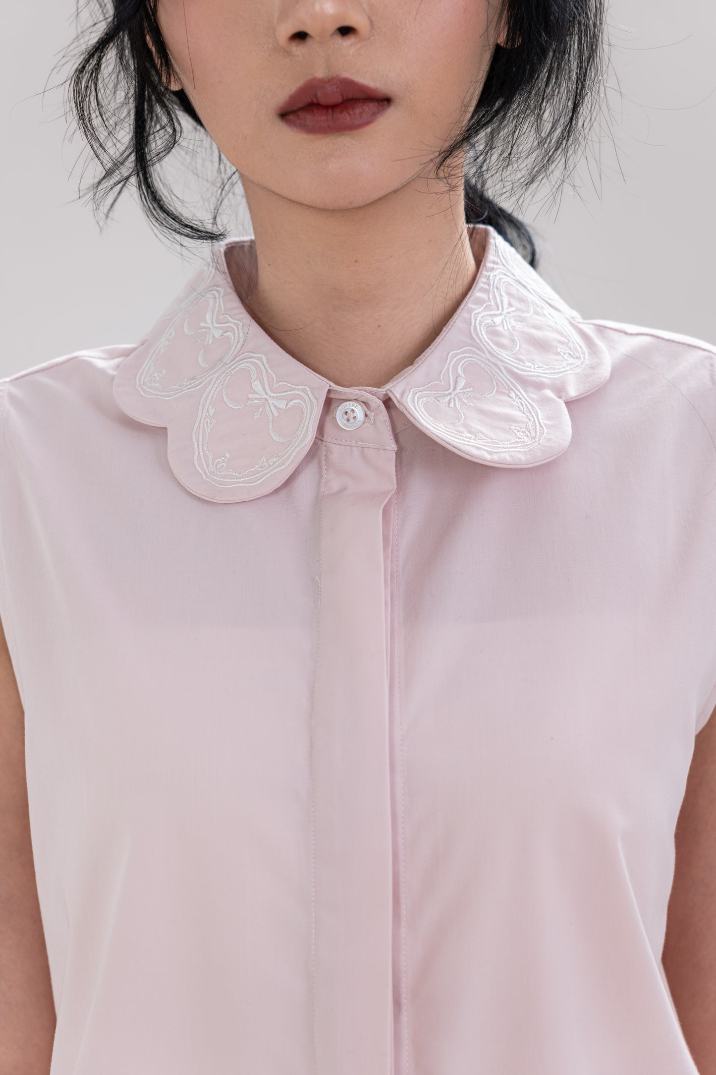 HT Embroidery Collar Sleeveless Shirt in Hey Baby