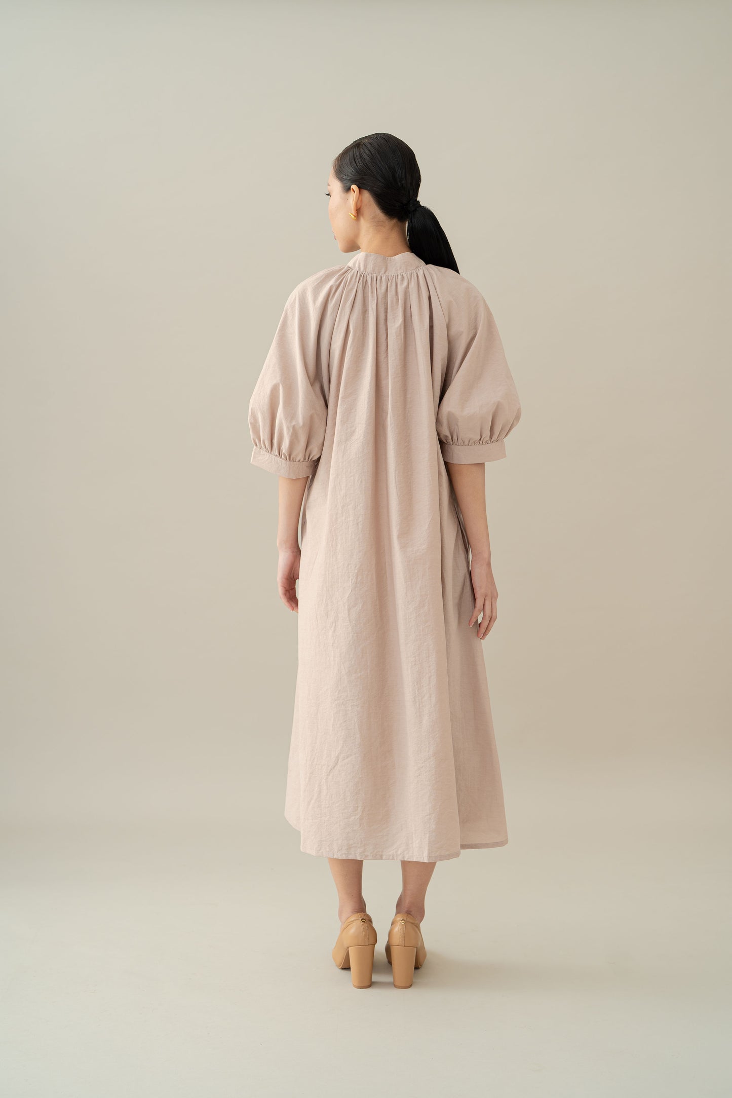 Lembayung Fleur Embroidery Dress in Sand