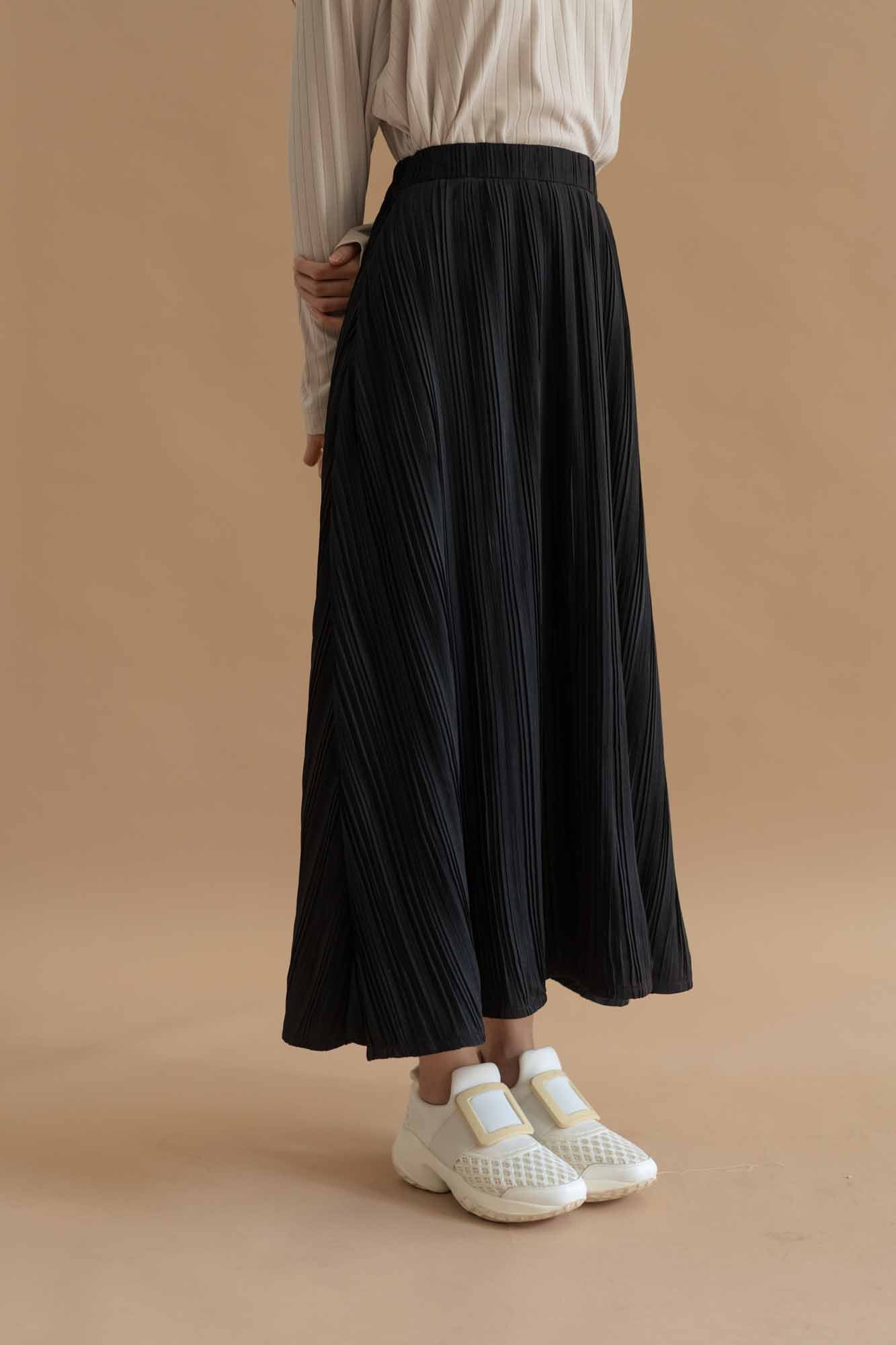 WYG Pleats Skirt