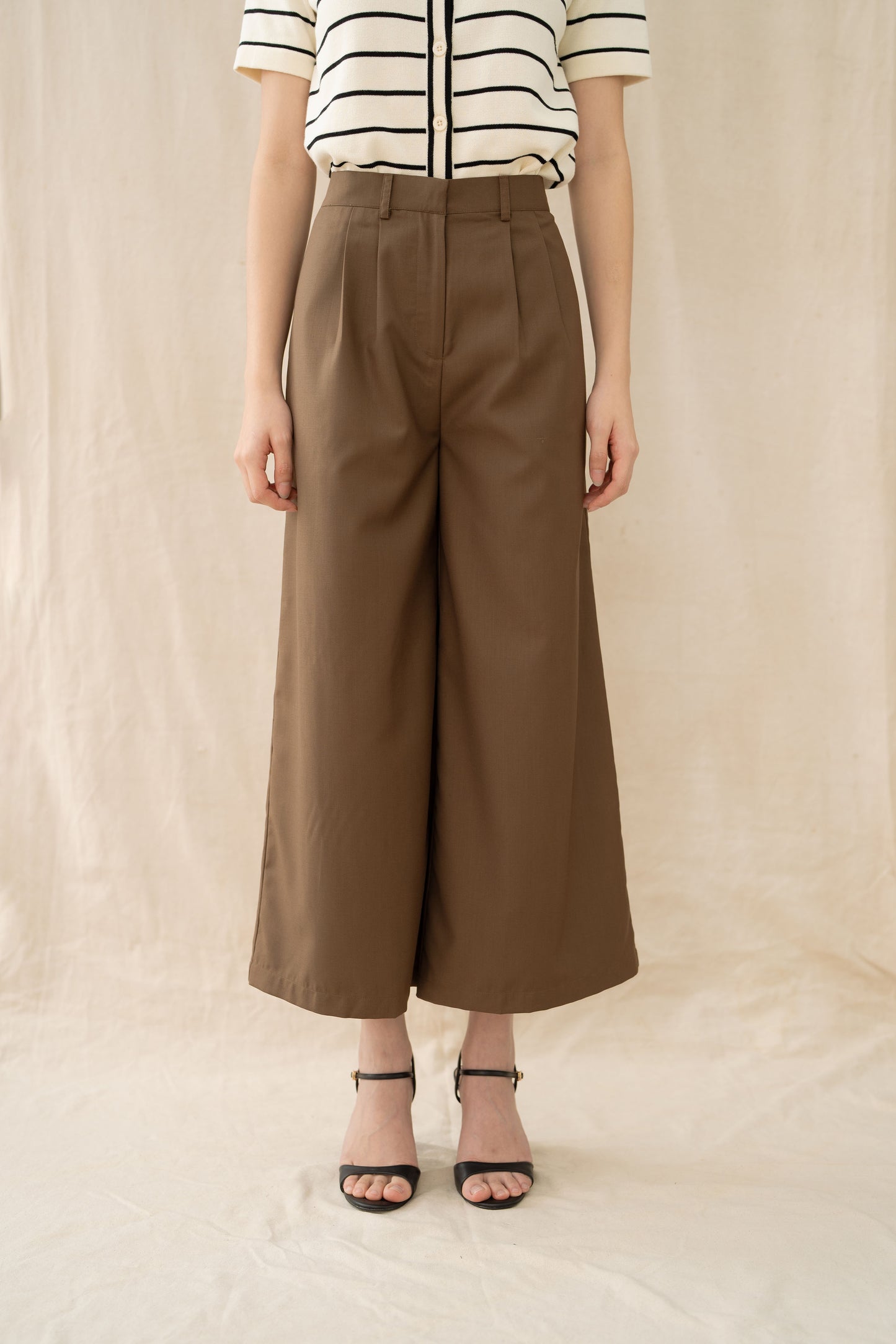 Essence Flare Pants