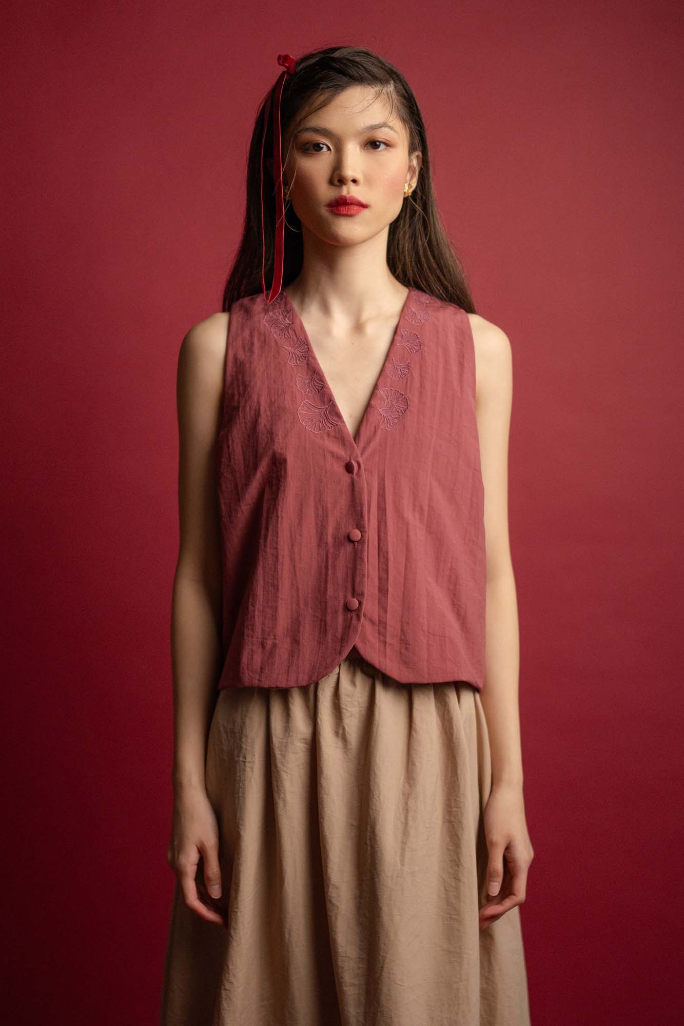 Petals Embroidery Vest