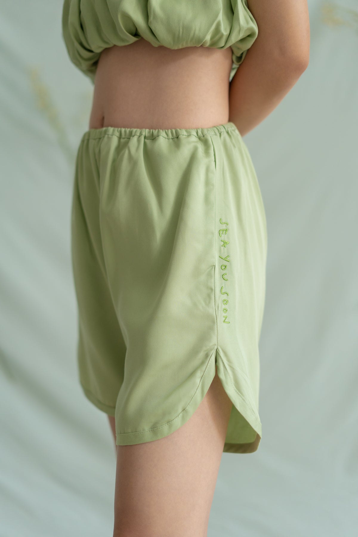 STR Embroidery short