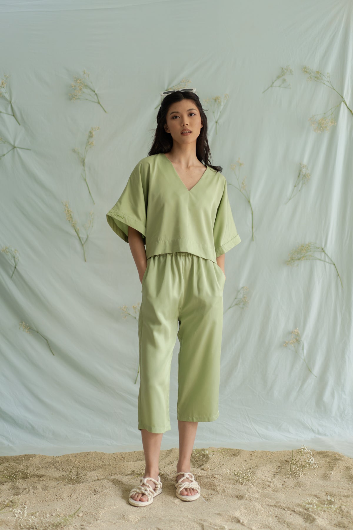 STR embroidery pants