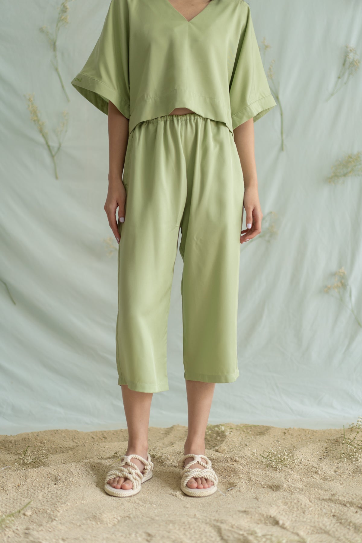 STR embroidery pants