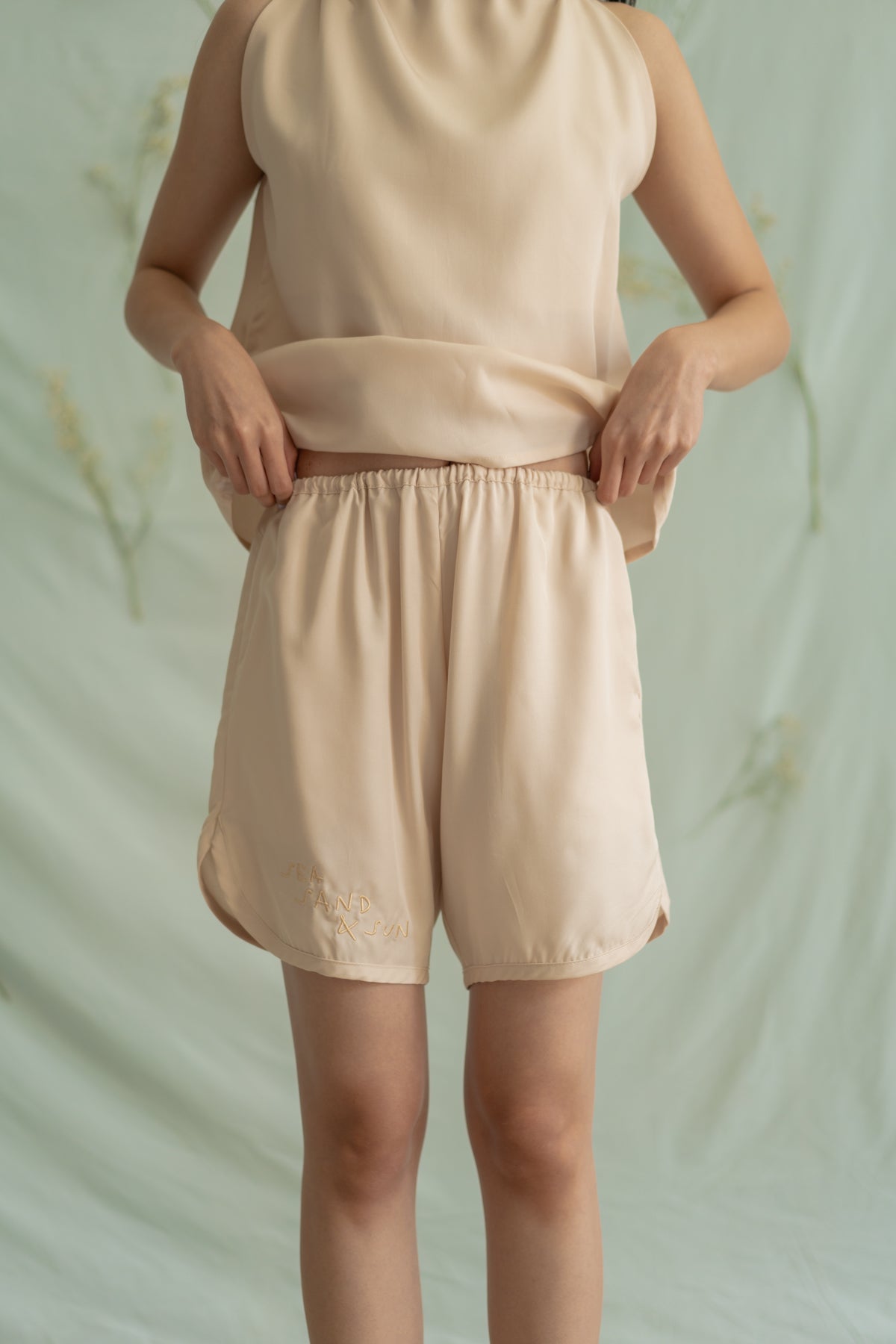 STR Embroidery short