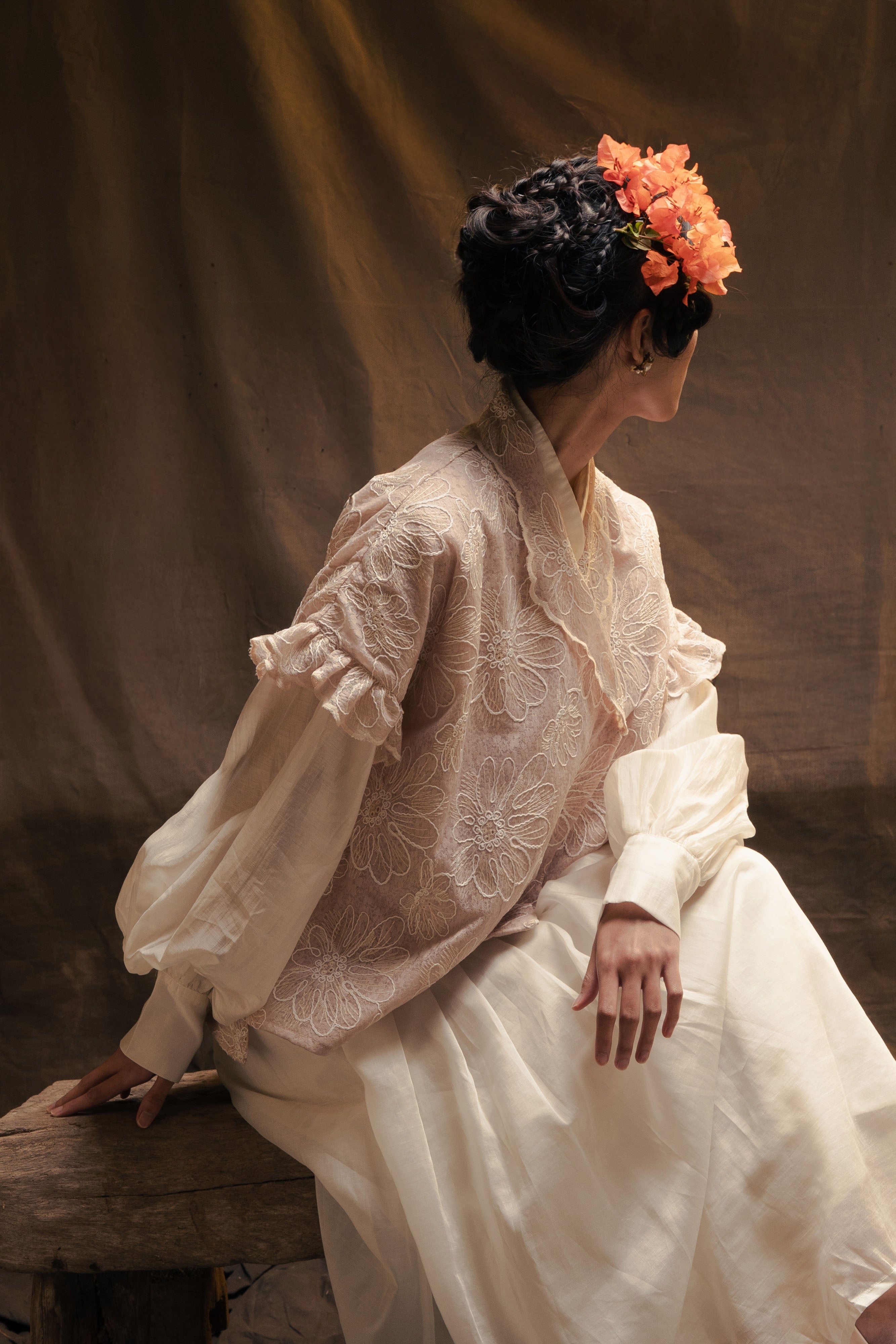 BACK TO BLACK & WHITE