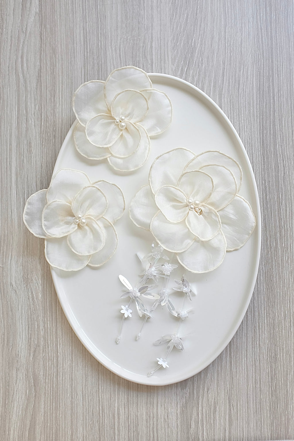 Senandika Seroja Brooch in Buttermilk
