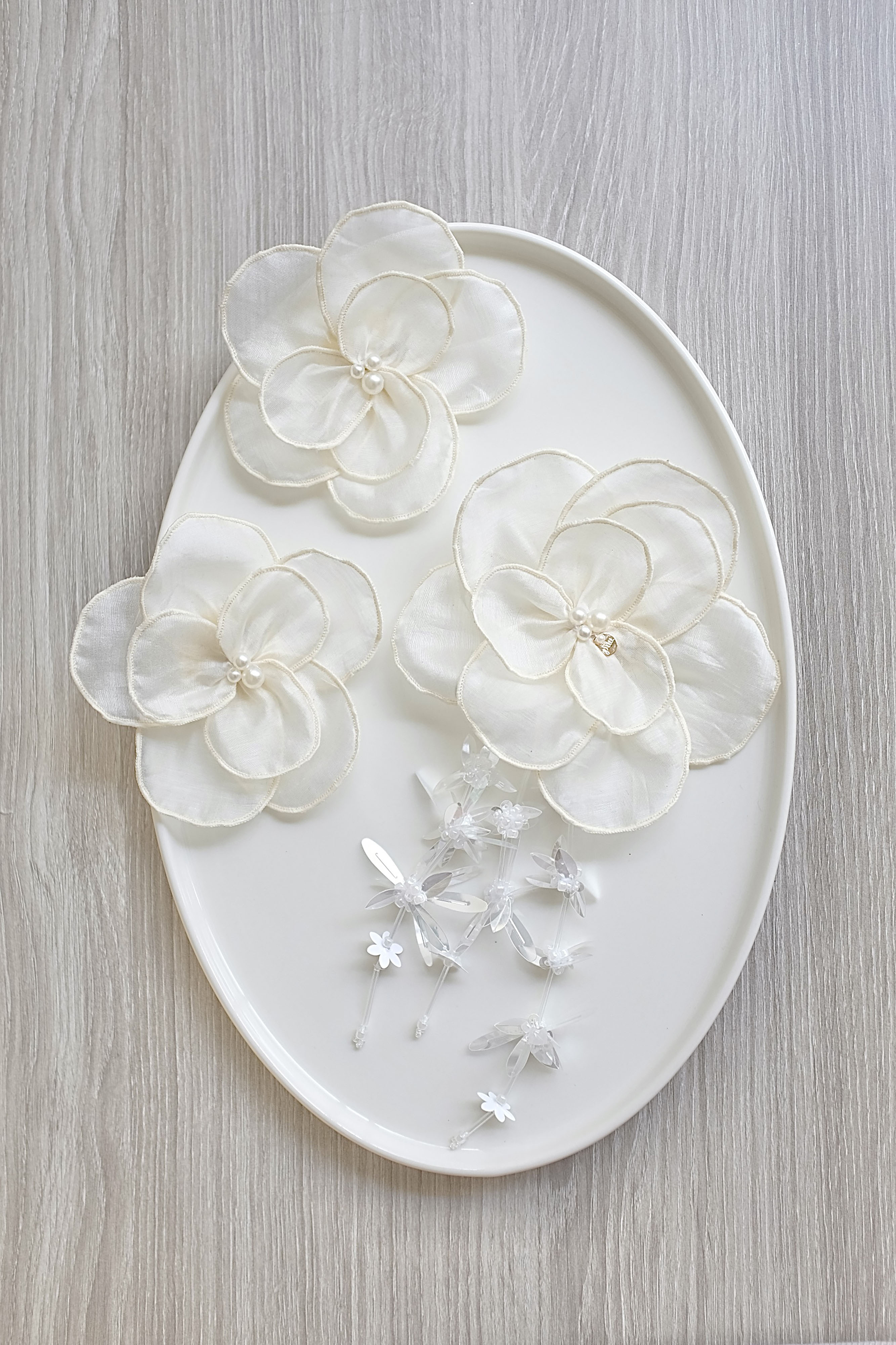 Senandika Seroja Brooch in Buttermilk