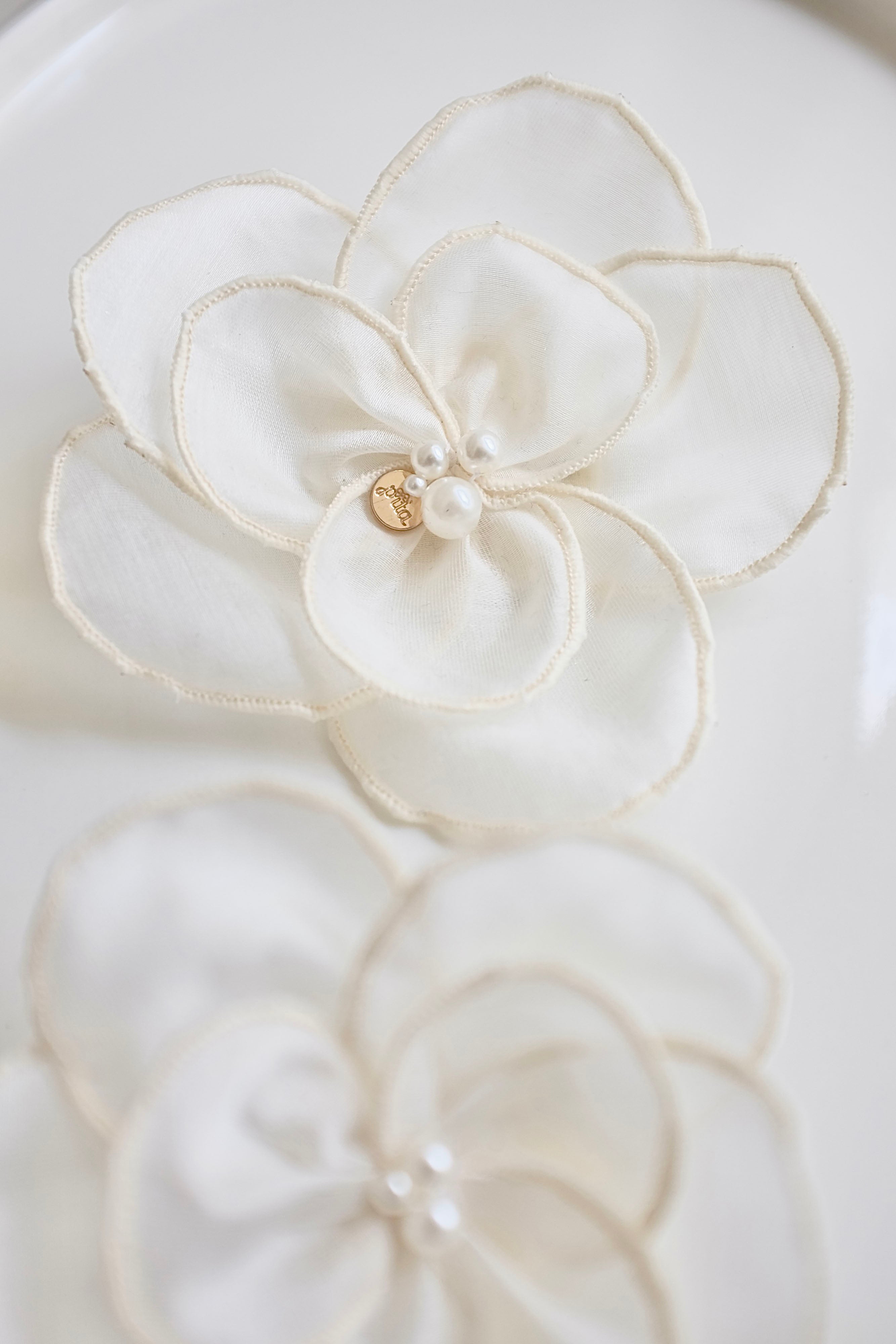 Senandika Kenanga Brooch in Buttermilk