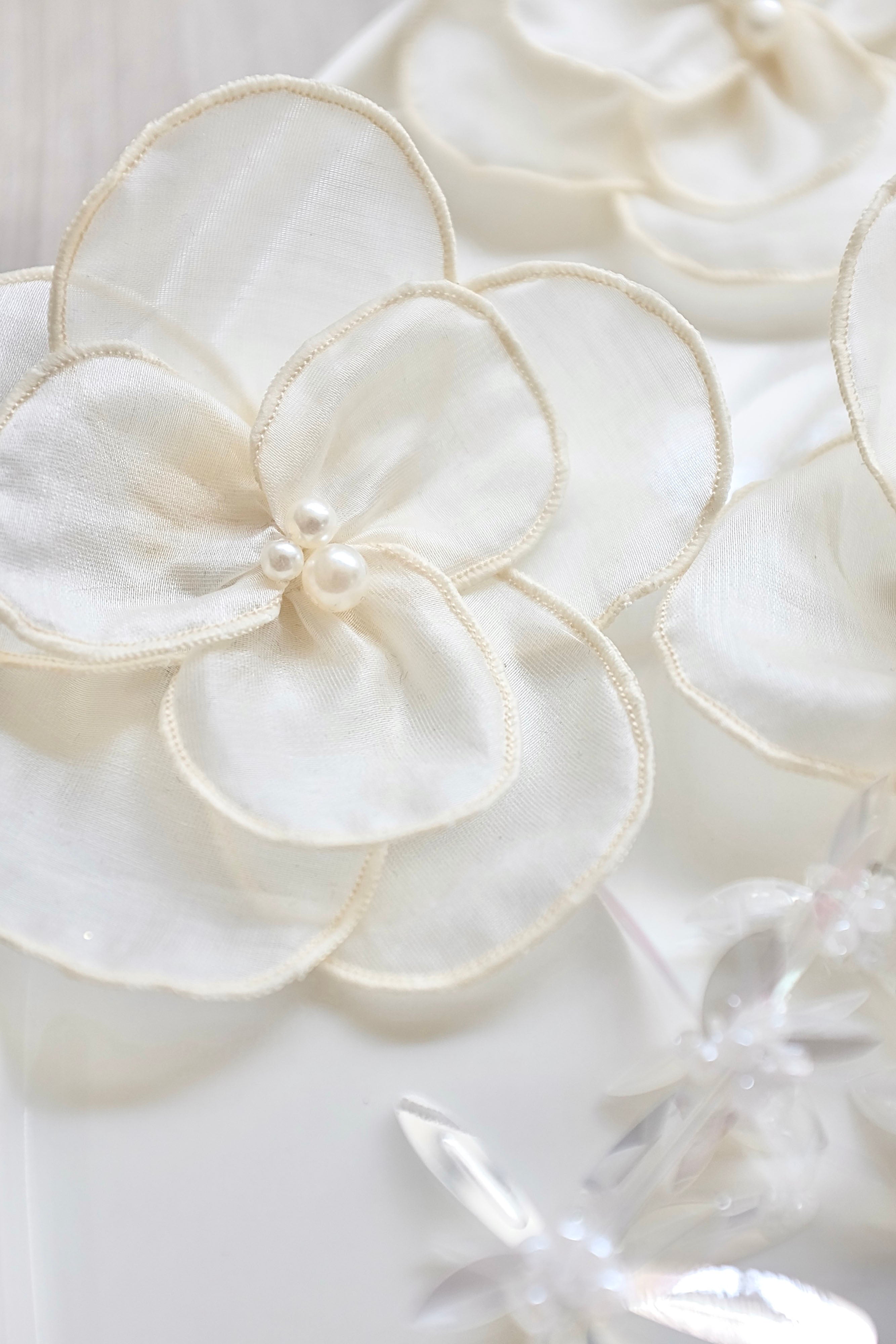 Senandika Seroja Brooch in Buttermilk