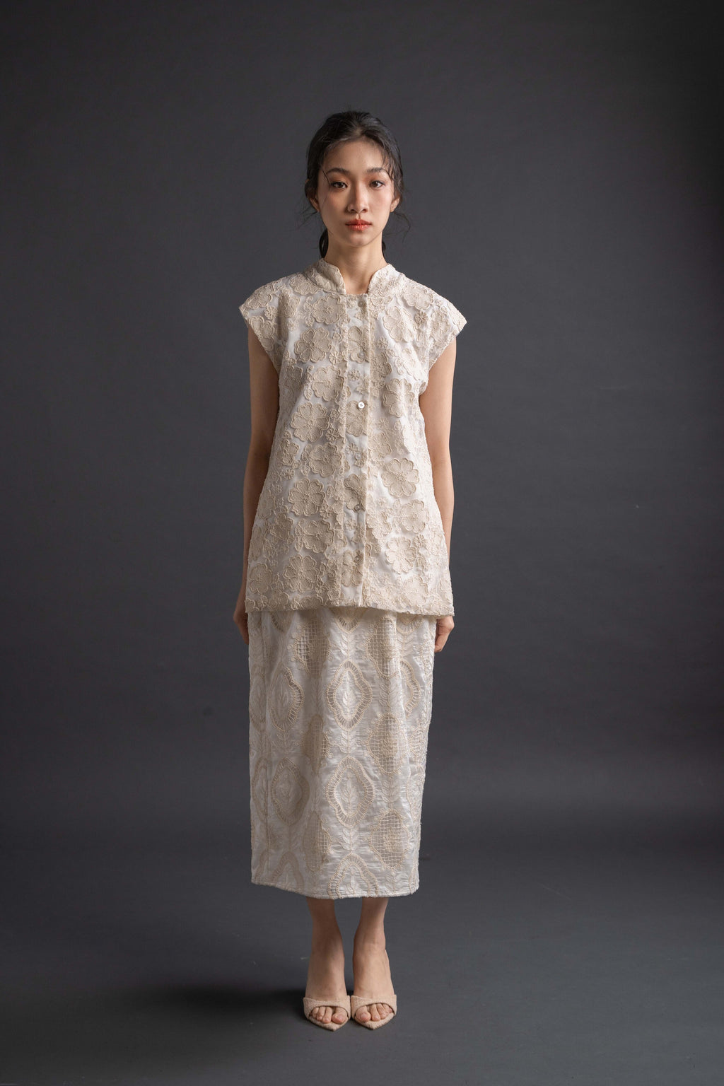 HT Bloom Embroidery Shirt