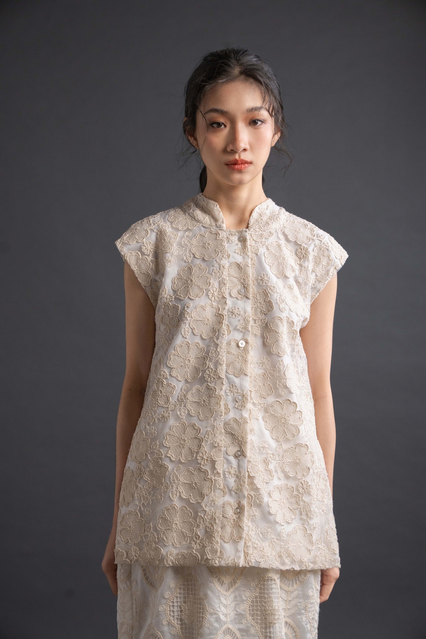 PO HT Bloom Embroidery Shirt