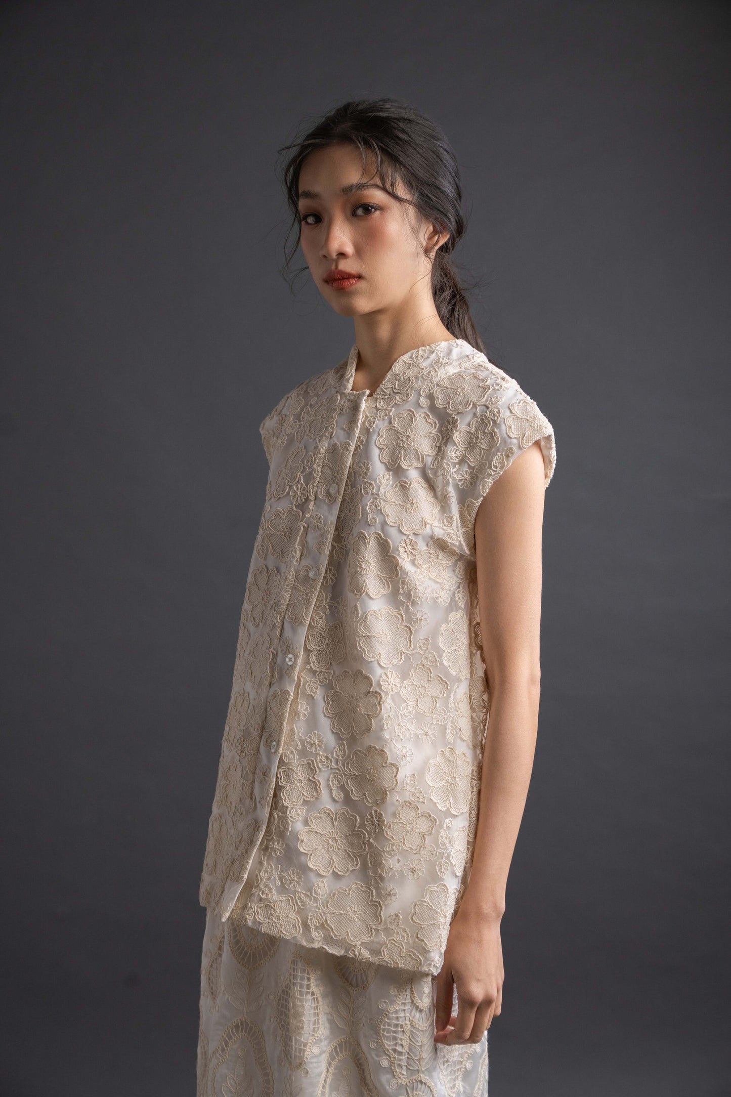 PO HT Bloom Embroidery Shirt