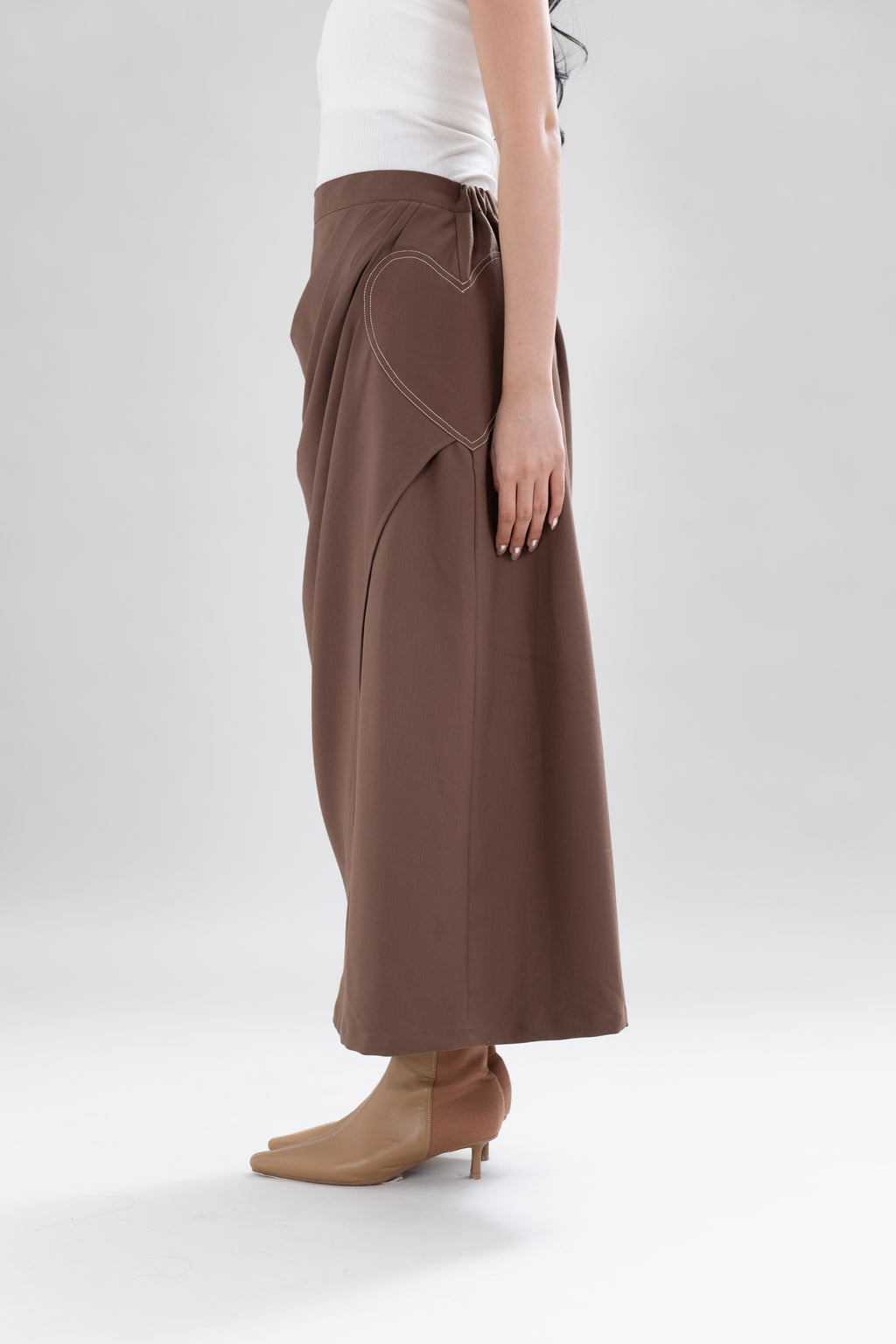 HT Heart Stitch Skirt in Brown