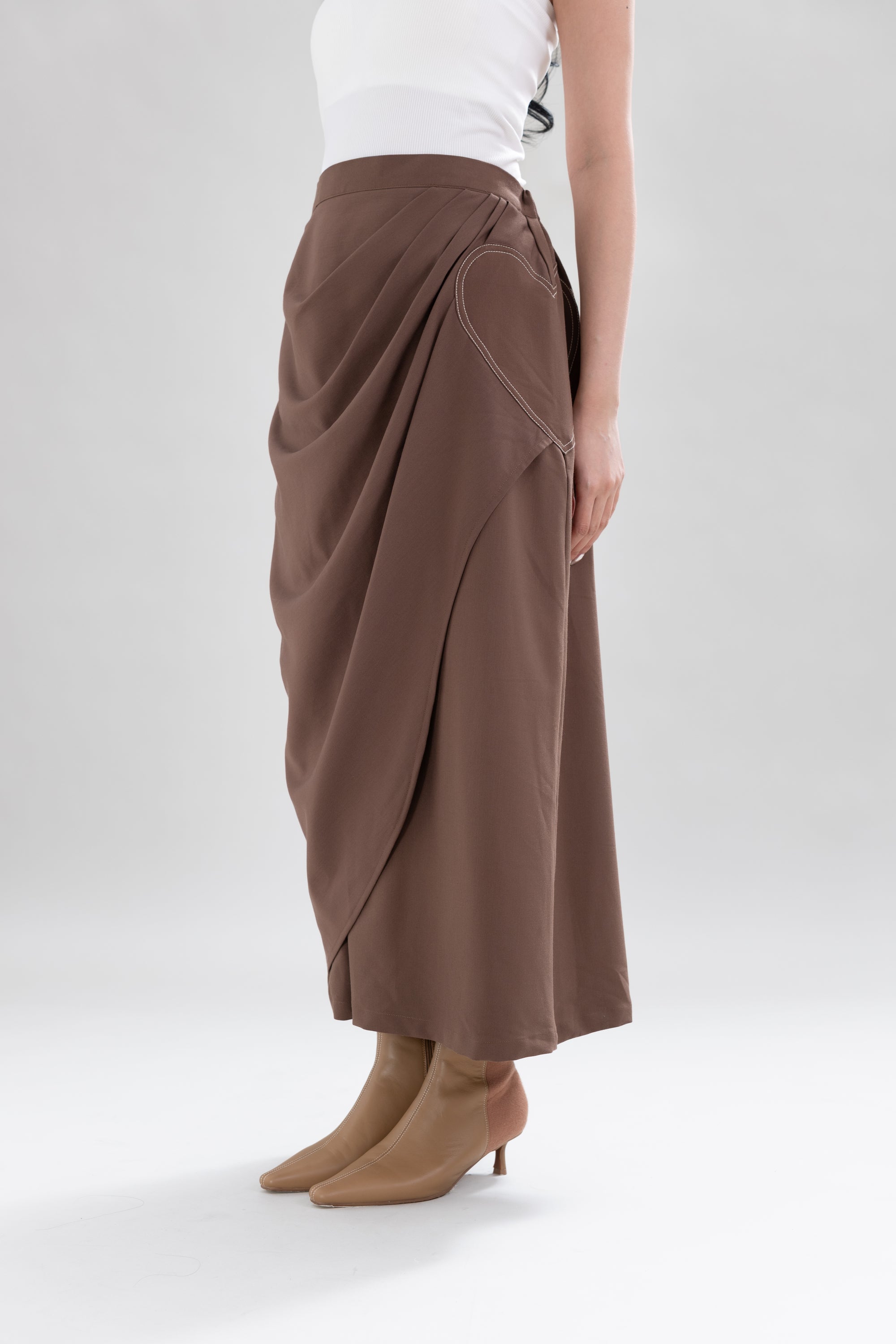 HT Heart Stitch Skirt in Brown
