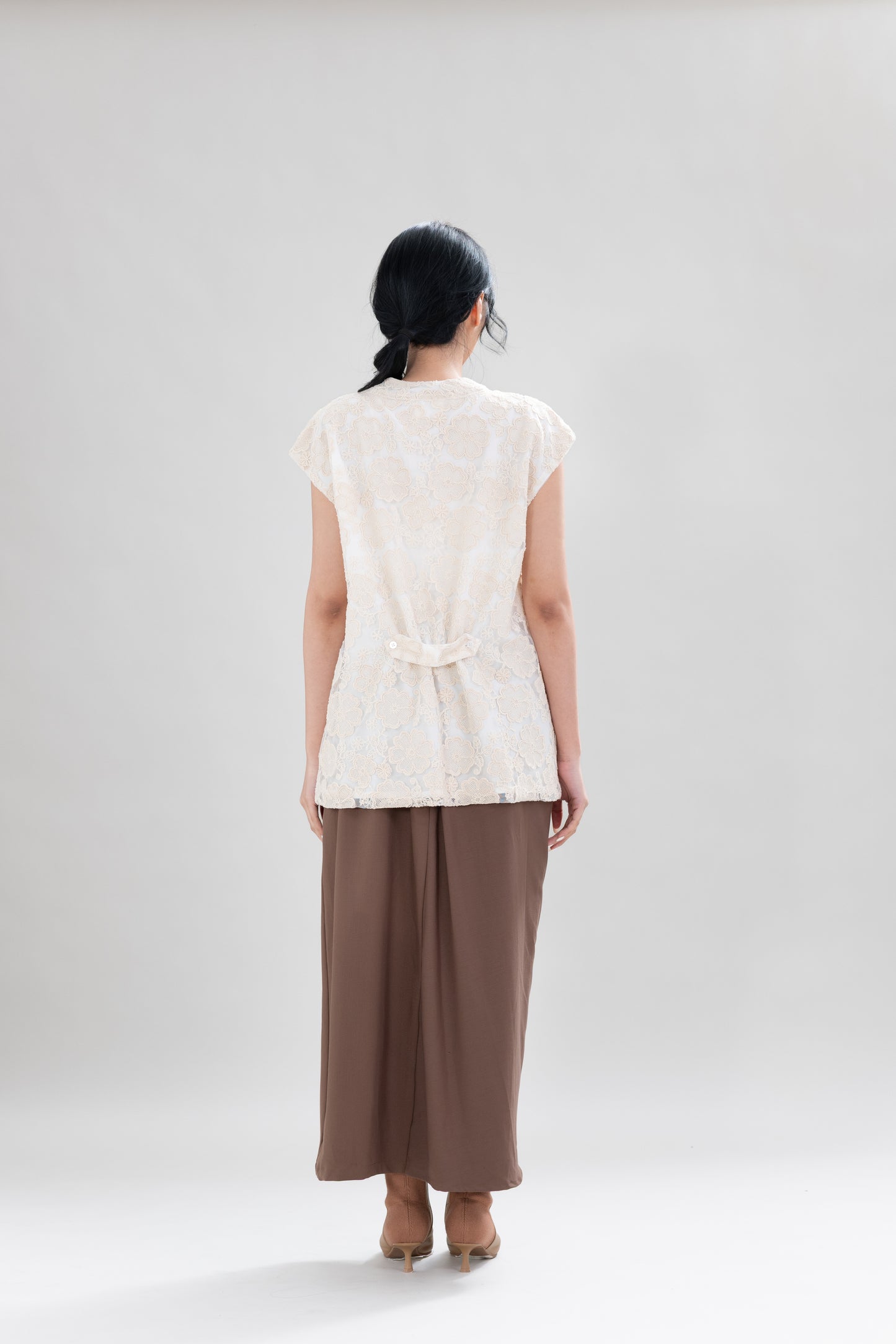 PO HT Bloom Embroidery Shirt