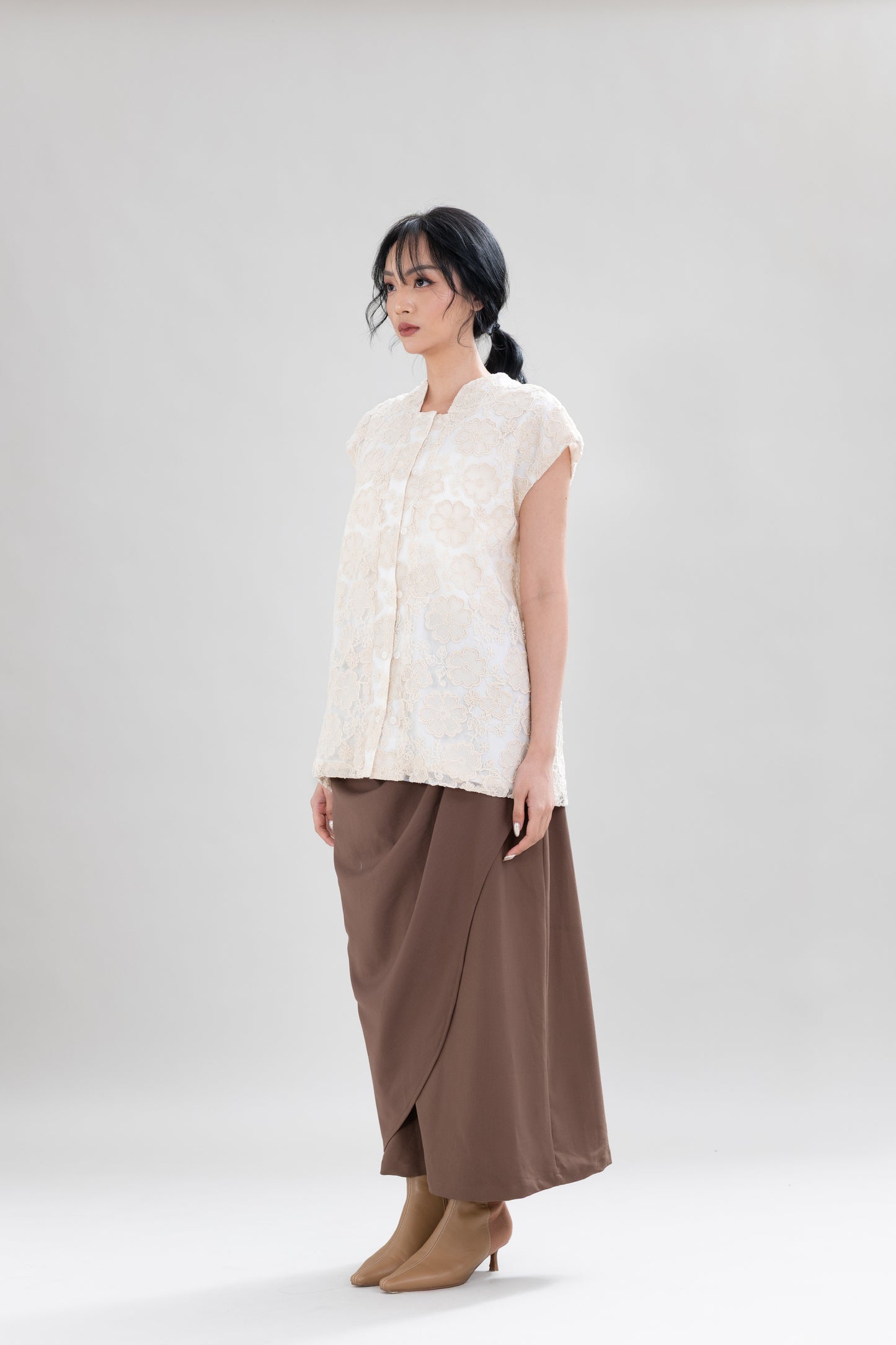 PO HT Bloom Embroidery Shirt