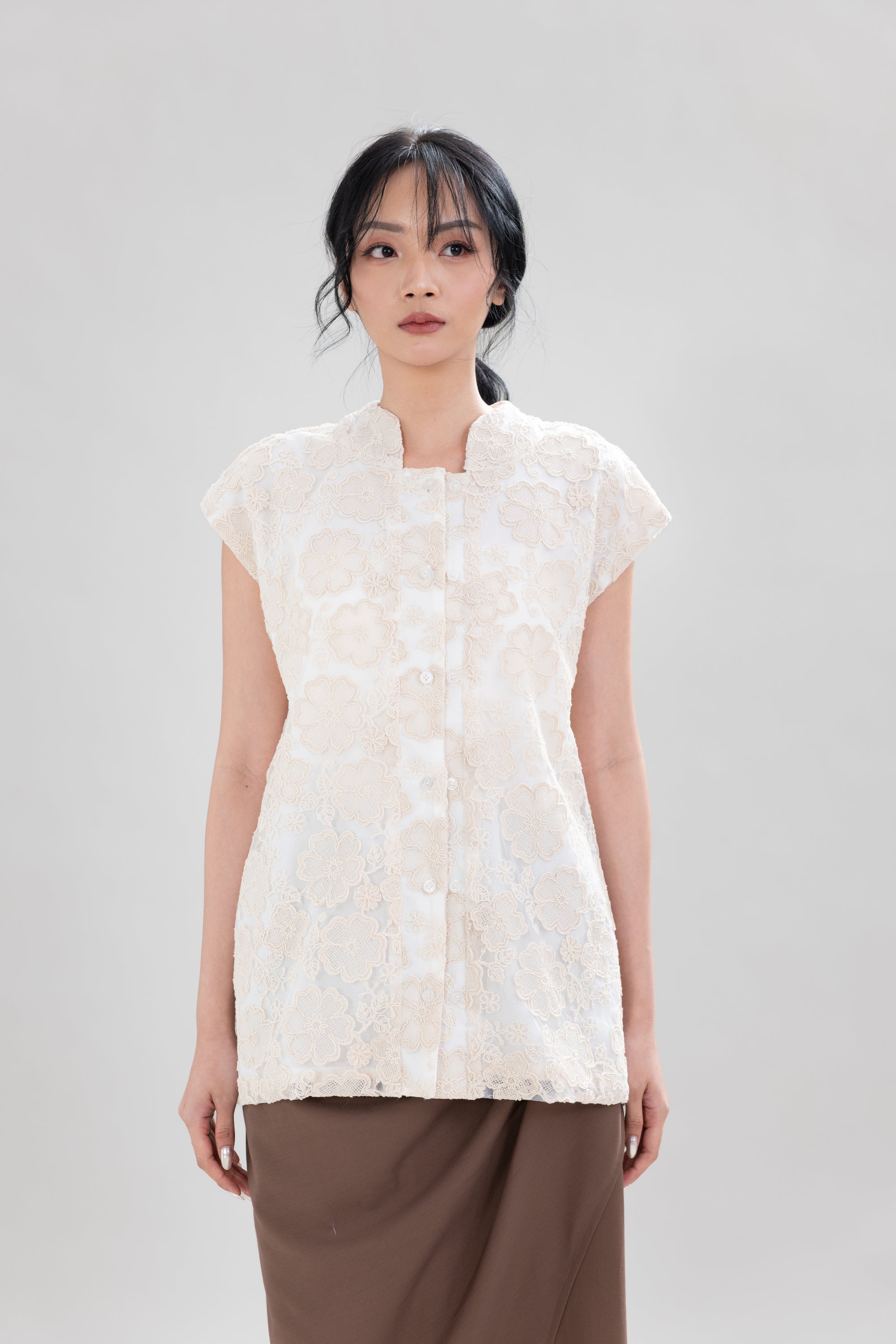 HT Bloom Embroidery Shirt