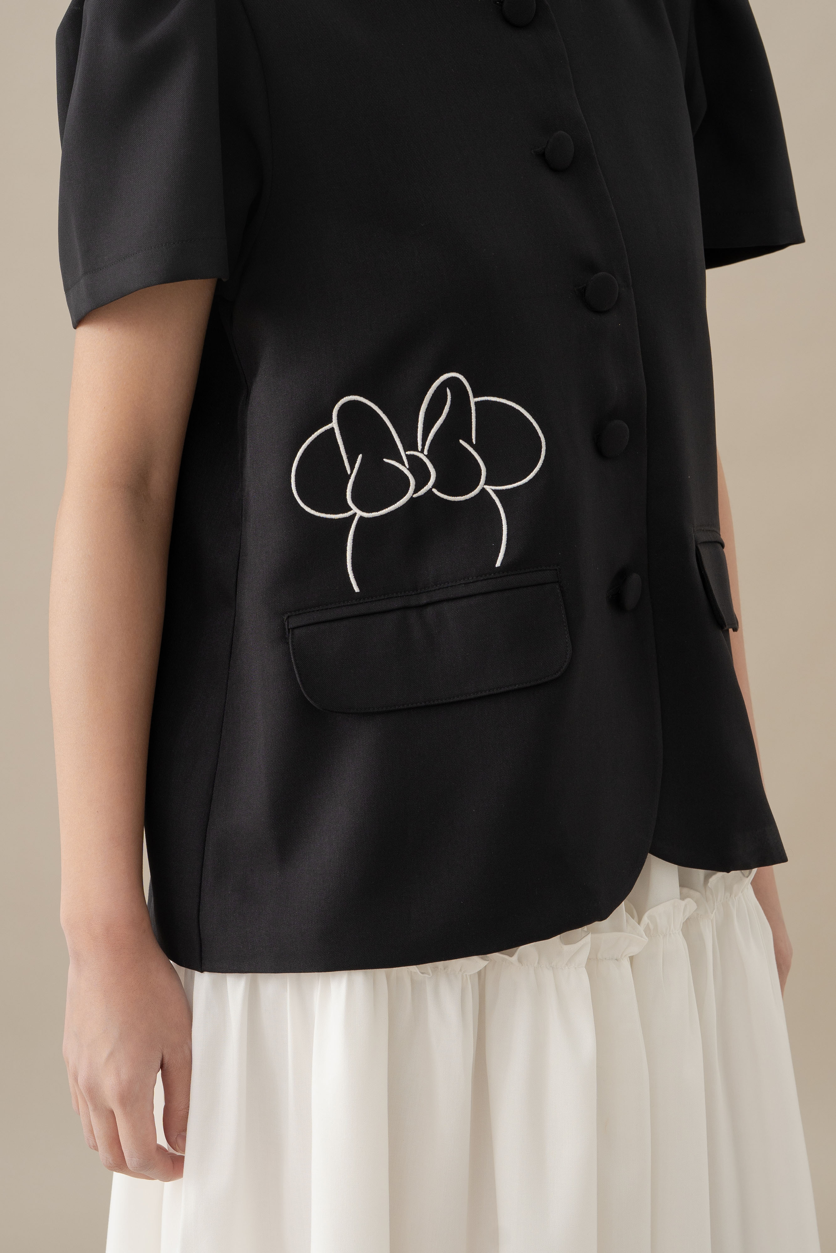 MM Embroidery Pocket Top in Licorice
