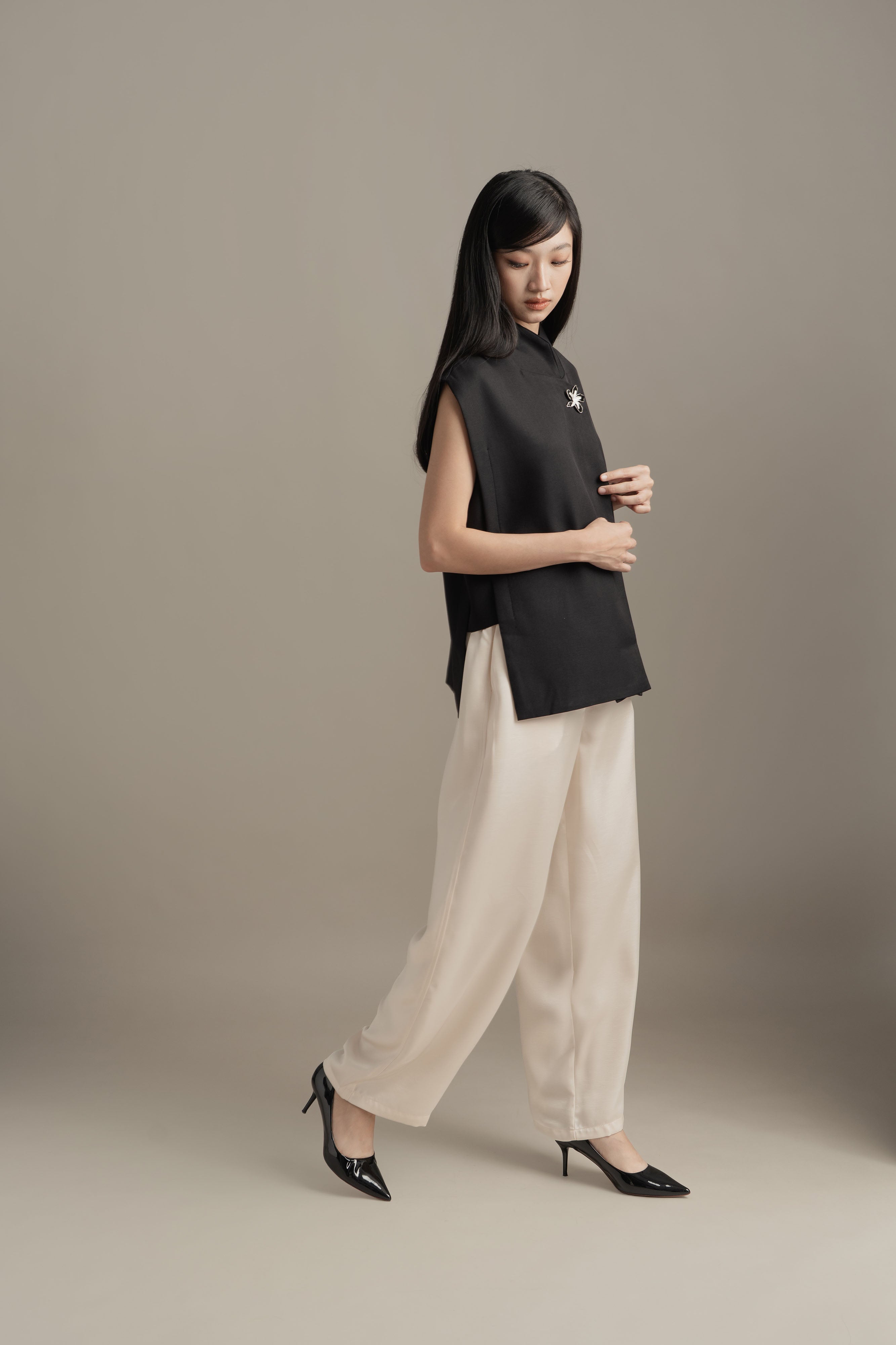 BL Square Vest in Licorice (Shipment Date: 5 May - 18 May 2026)