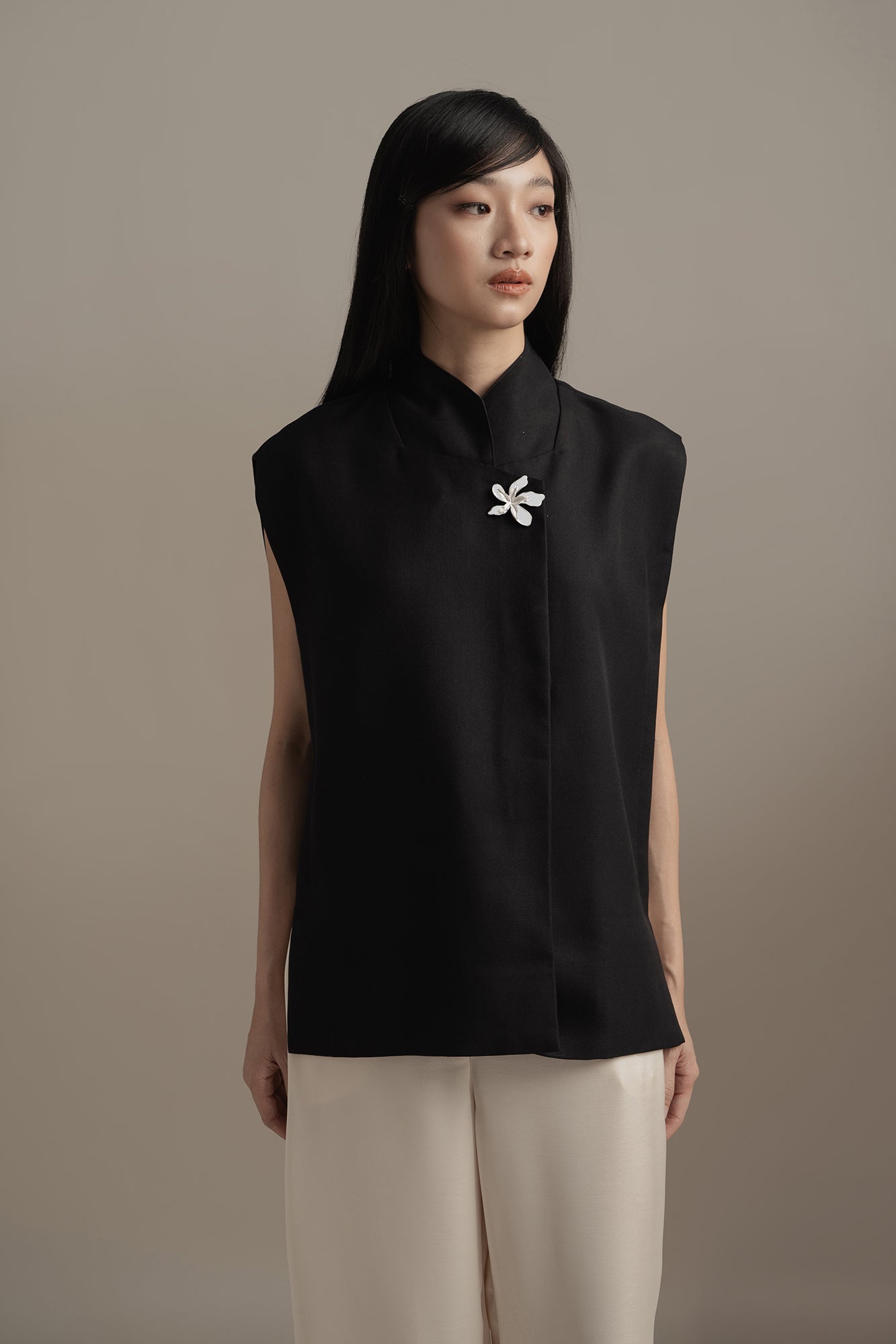 BL Square Vest in Licorice (Shipment Date: 5 May - 18 May 2026)