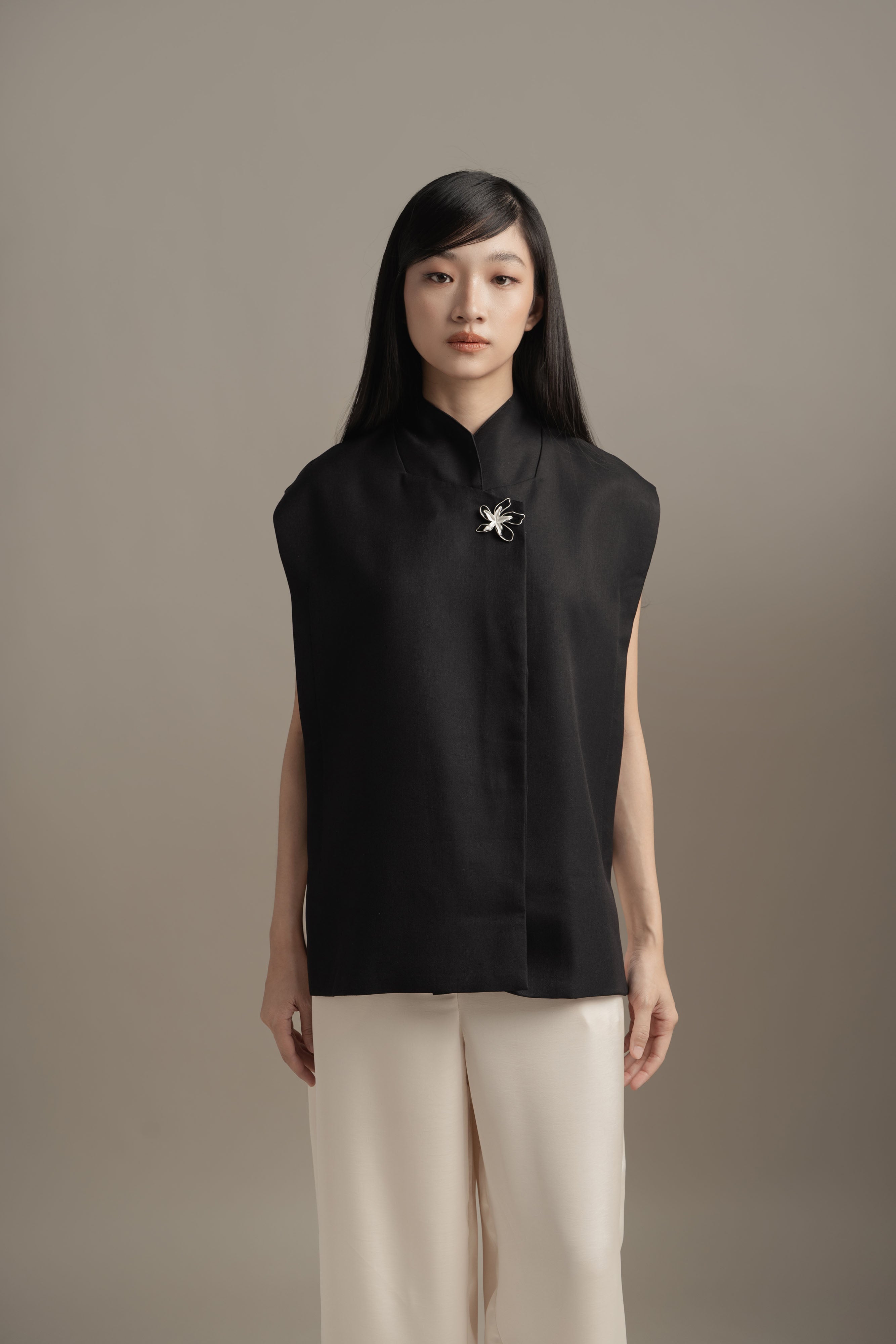 BL Square Vest in Licorice (Shipment Date: 5 May - 18 May 2026)
