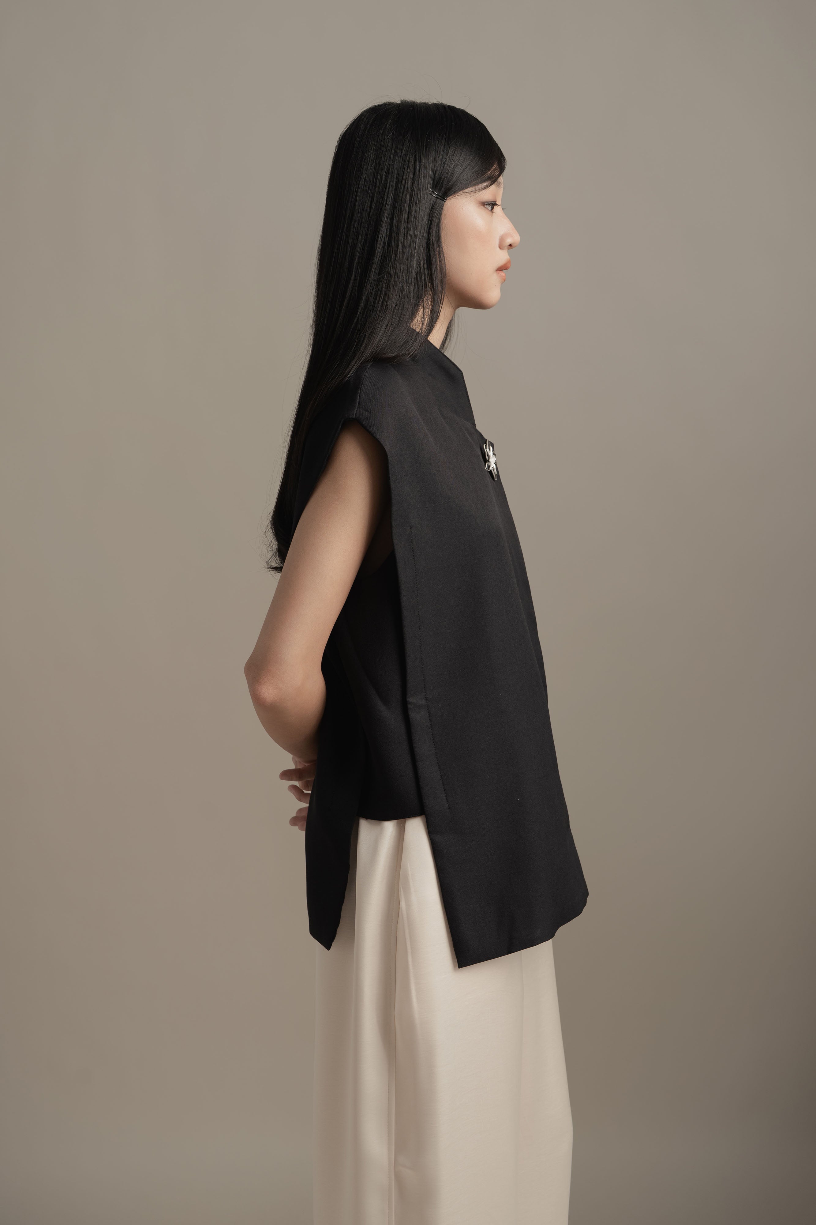 BL Square Vest in Licorice (Shipment Date: 5 May - 18 May 2026)