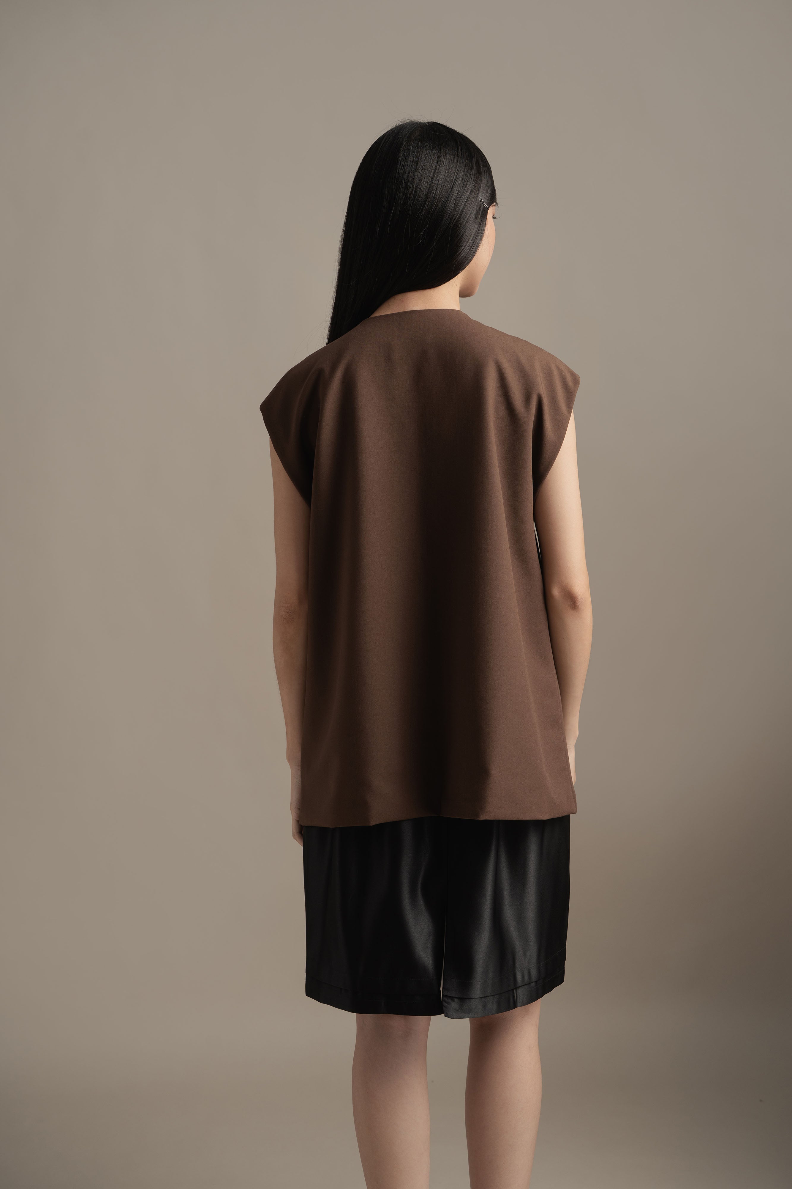 BL Round Vest in Espresso (Belt Include) (Shipment Date: 5 May - 18 May 2026)