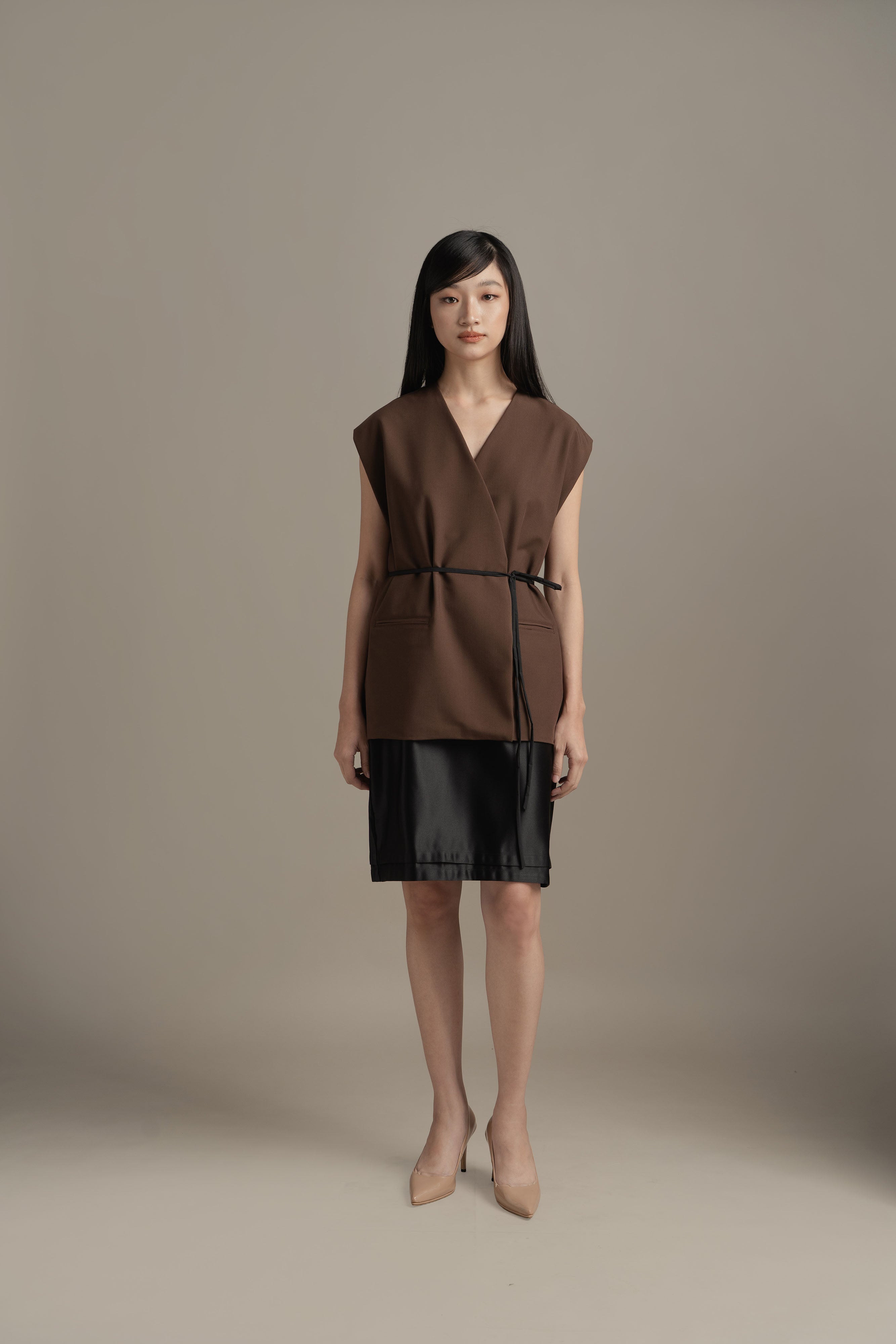 BL Round Vest in Espresso (Belt Include) (Shipment Date: 5 May - 18 May 2026)