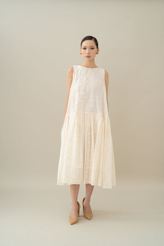 Lembayung Embroidery Sleeveless Dress in Buttermilk