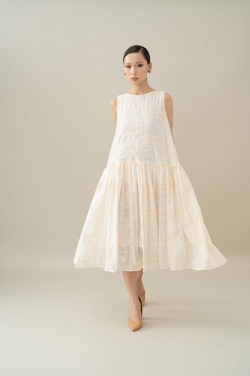 Lembayung Embroidery Sleeveless Dress in Buttermilk (Ready Shipment 11-25 March 2025)