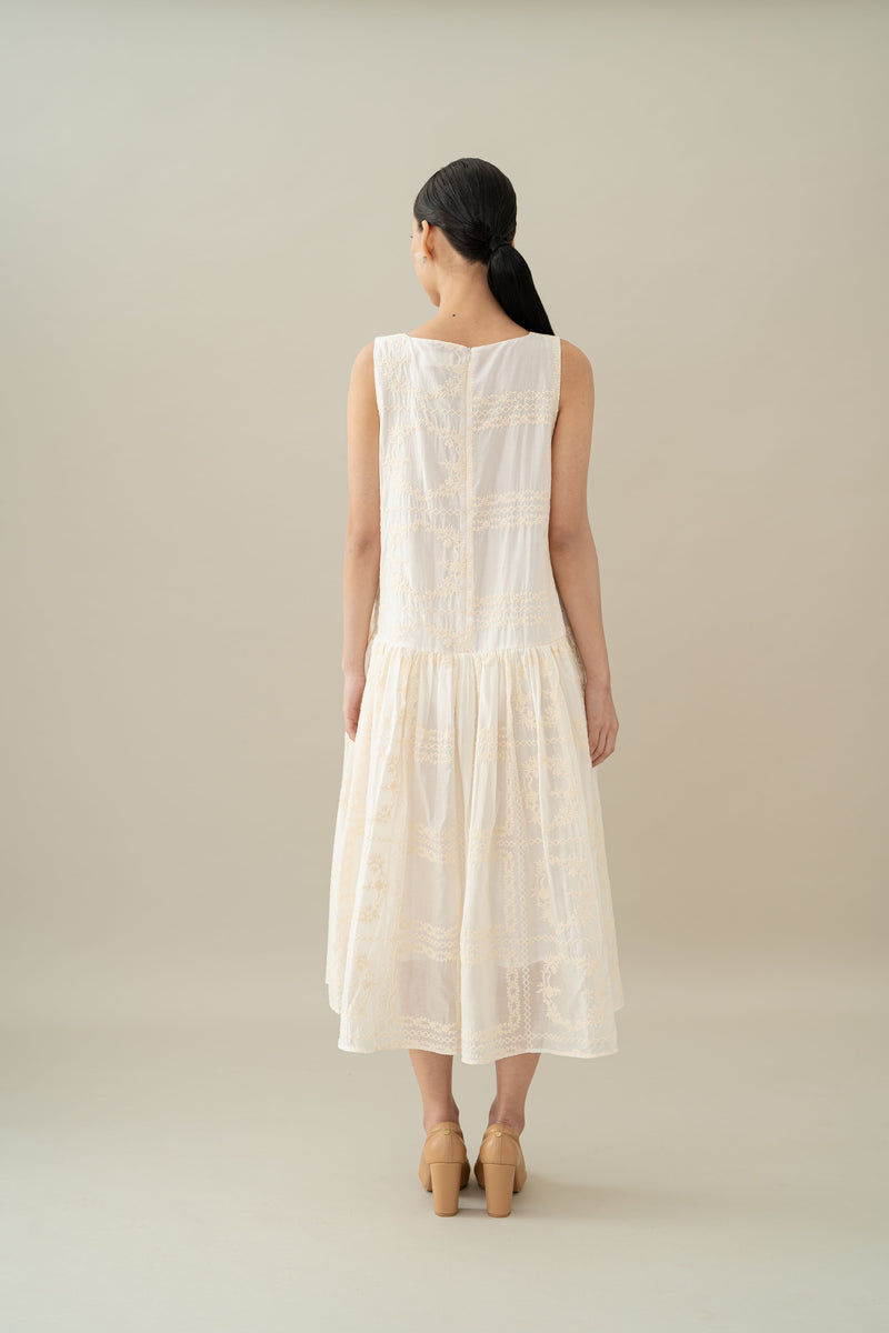 Lembayung Embroidery Sleeveless Dress in Buttermilk (Ready Shipment 11-25 March 2025)