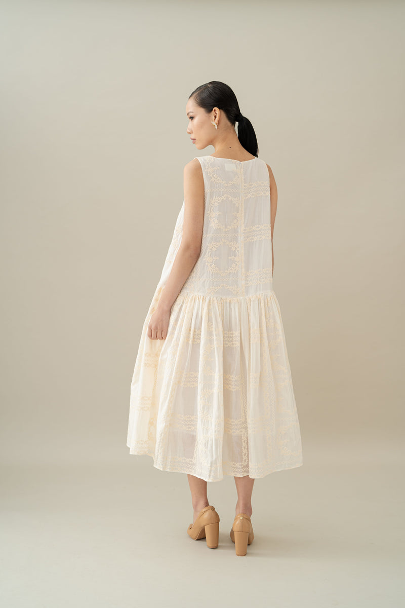 Lembayung Embroidery Sleeveless Dress in Buttermilk (Ready Shipment 11-25 March 2025)