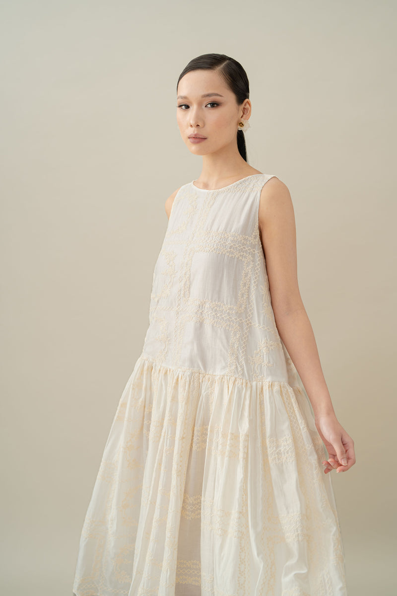 Lembayung Embroidery Sleeveless Dress in Buttermilk (Ready Shipment 11-25 March 2025)