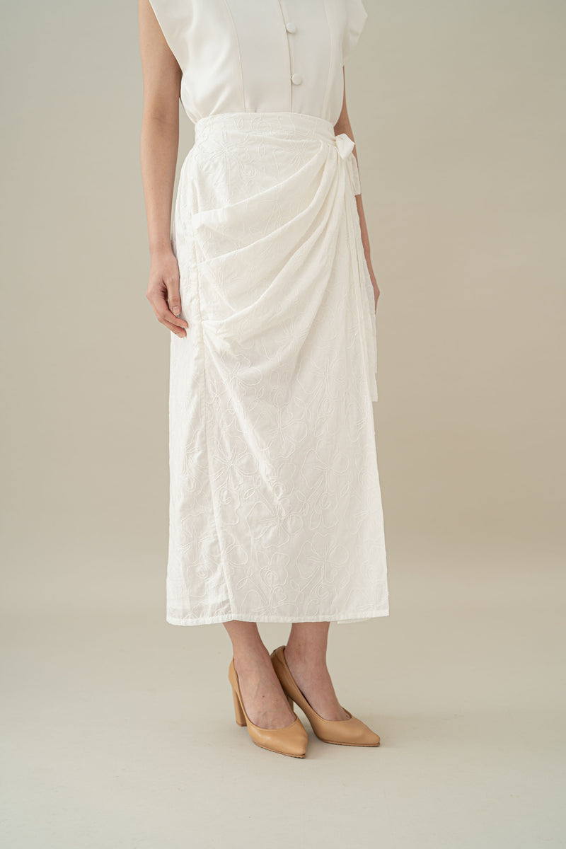 Lembayung Embroidery Wrap Skirt in Buttermilk (Ready Shipment 11-25 March 2025)