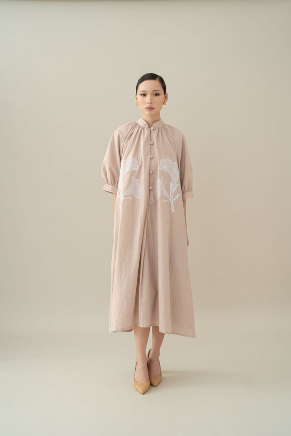 Lembayung Fleur Embroidery Dress in Sand (PO Shipment 17-26 March 2025)