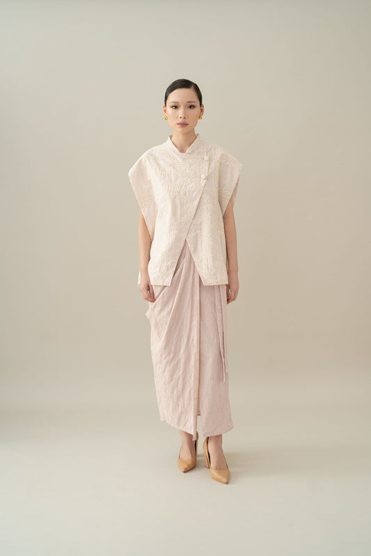 Lembayung Asymmetric Embroidery Top in Blush