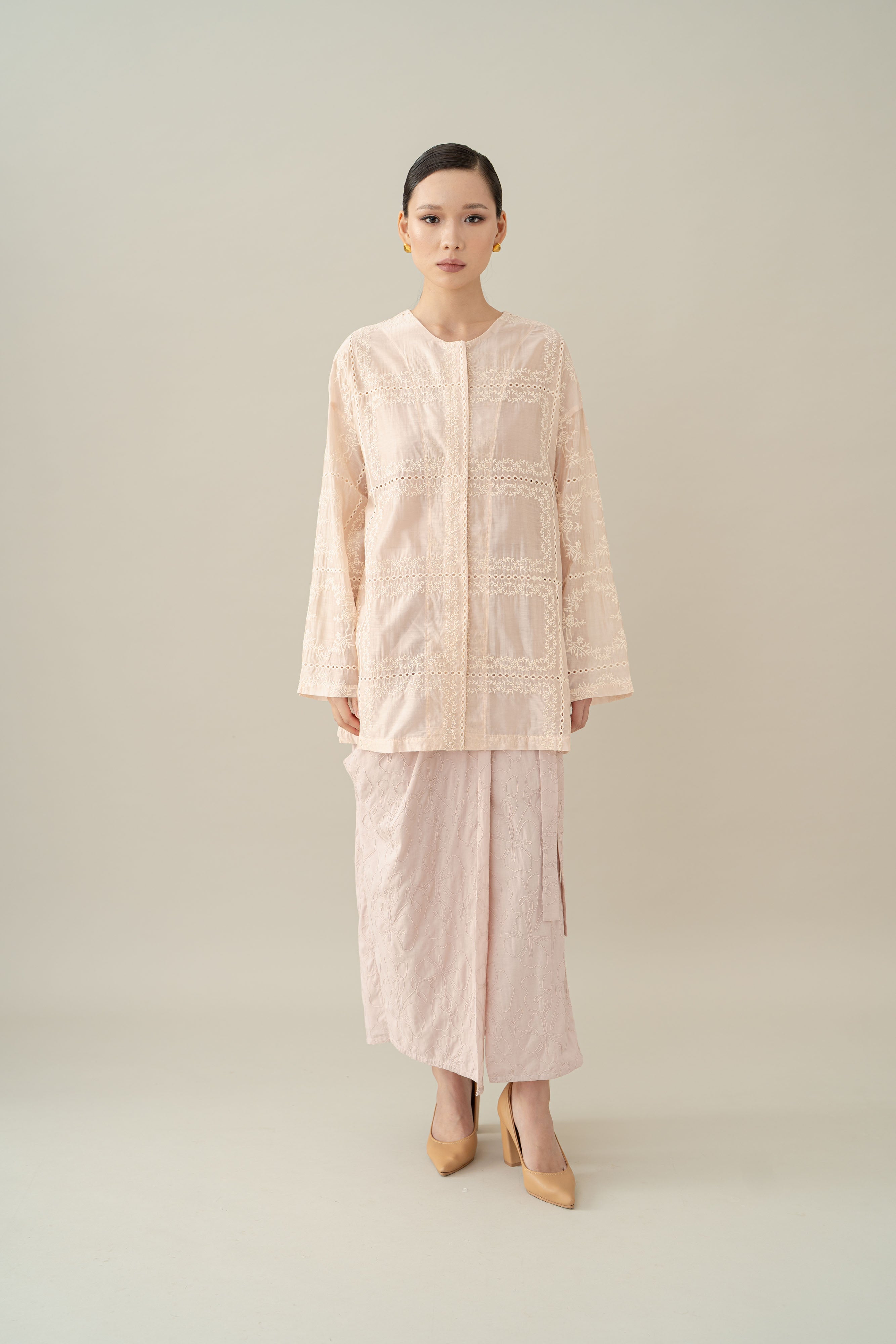 Lembayung Long Sleeve Top in Peach