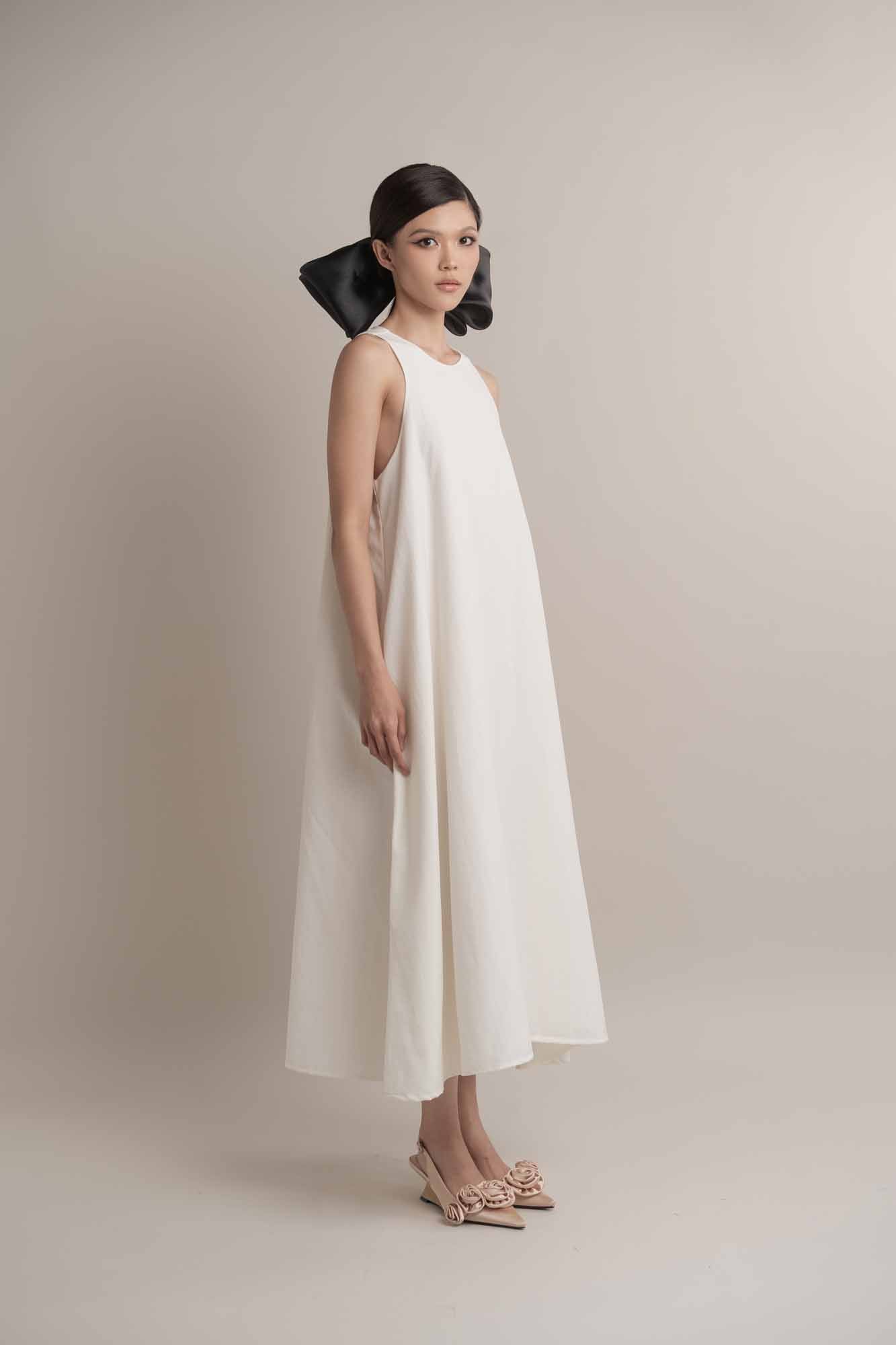 Camilla Sleeveless Midi Dress with Brooch