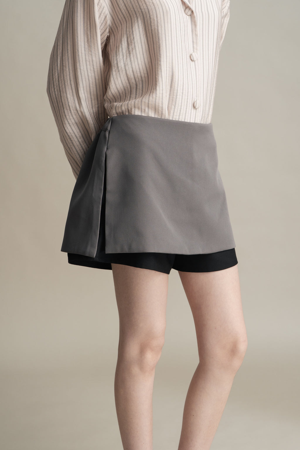 PO Quiet Two Layers Skort in Grey (Shipment Date 15 September-05 October 2026)