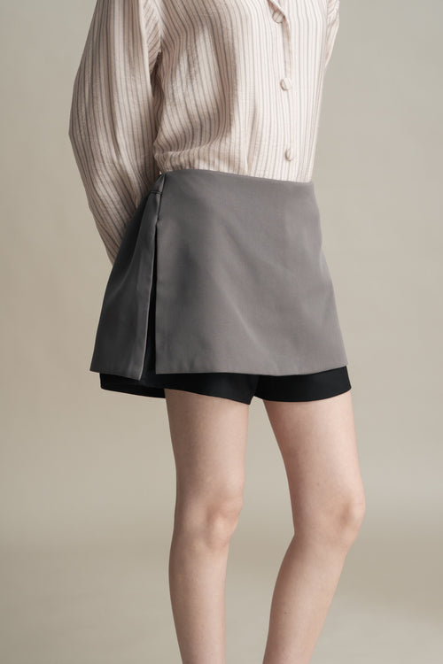PO Quiet Two Layers Skort in Grey (Shipment Date 15 September-05 October 2026)