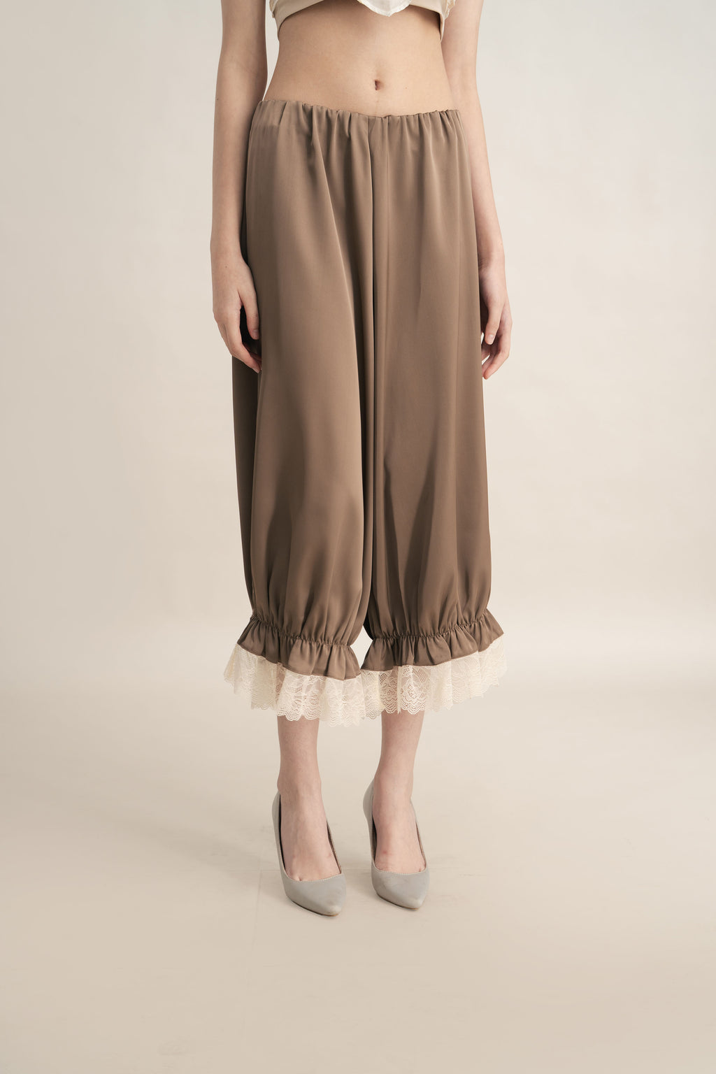 PO Quiet Peplum Lace Pants in Mocha (Shipment Date 15 September-05 October 2026)
