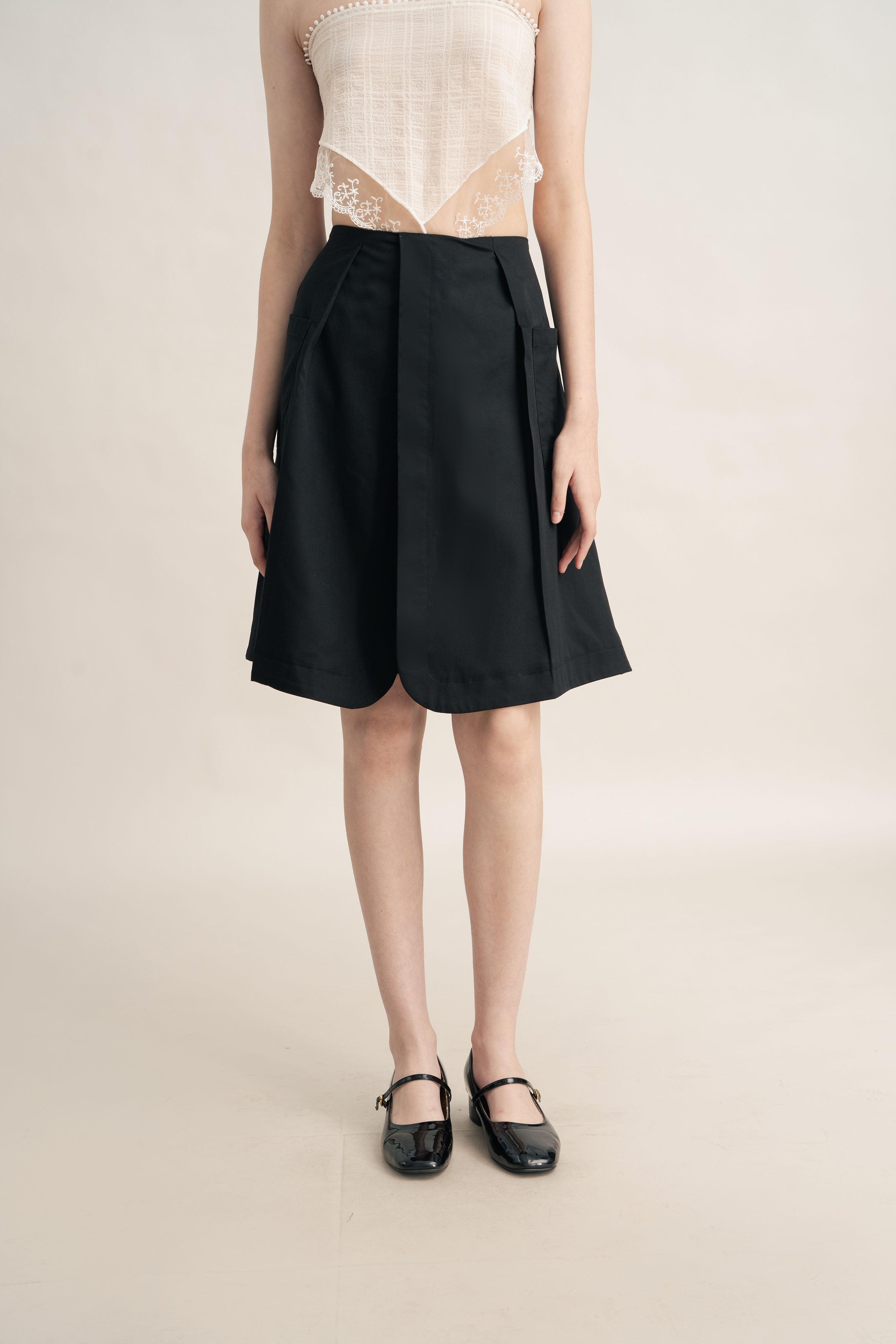 Quiet Bermuda Pocket Shorts in Licorice