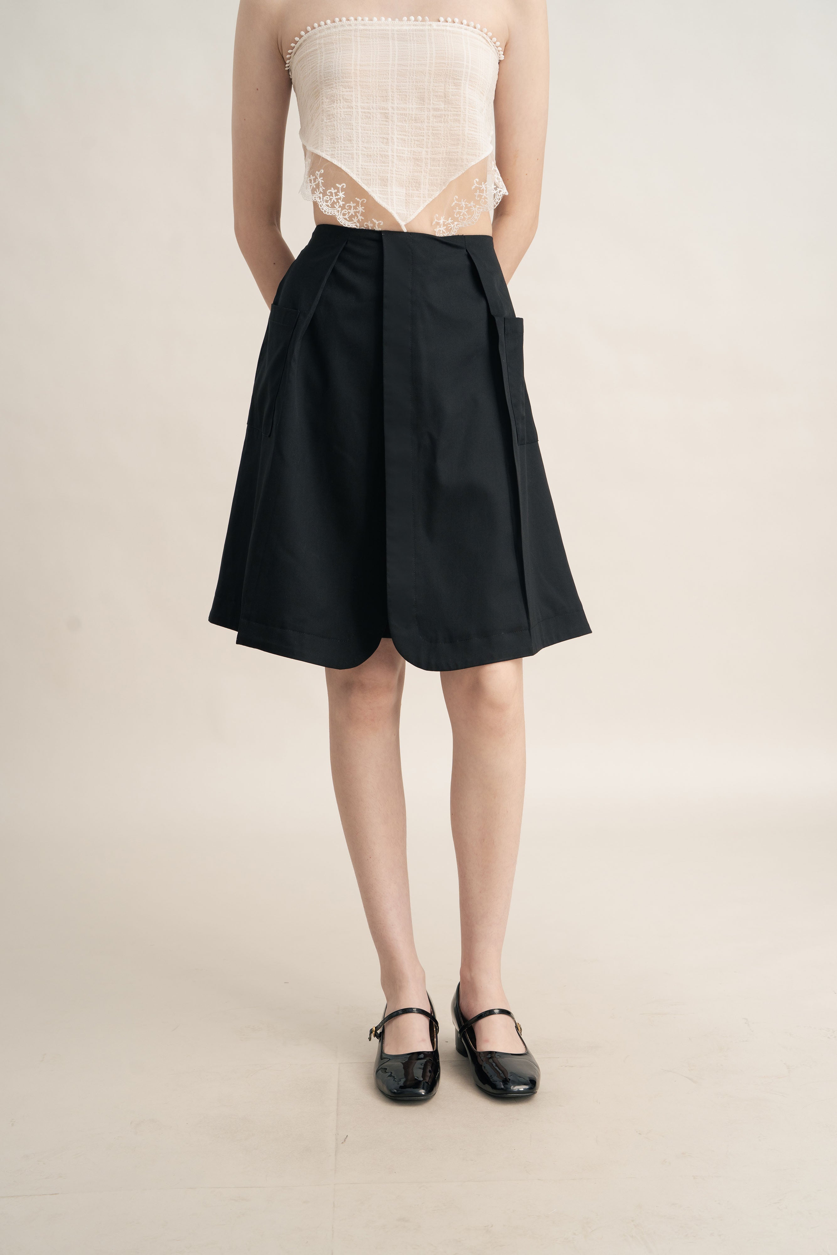 Quiet Bermuda Pocket Shorts in Licorice