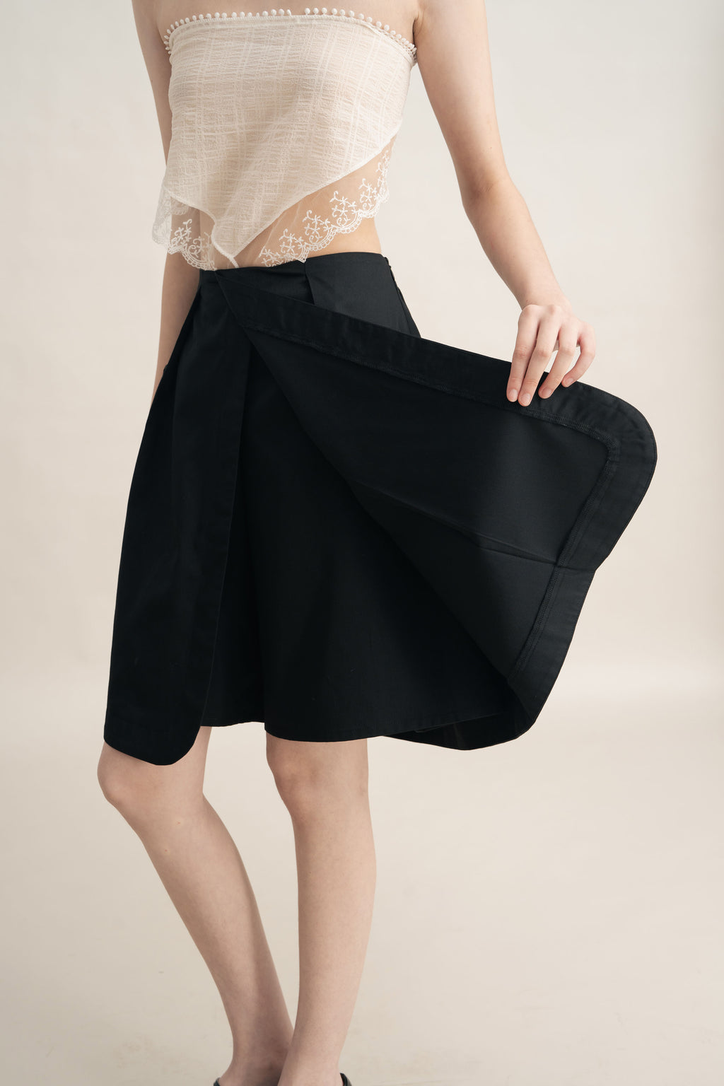 Quiet Bermuda Pocket Shorts in Licorice