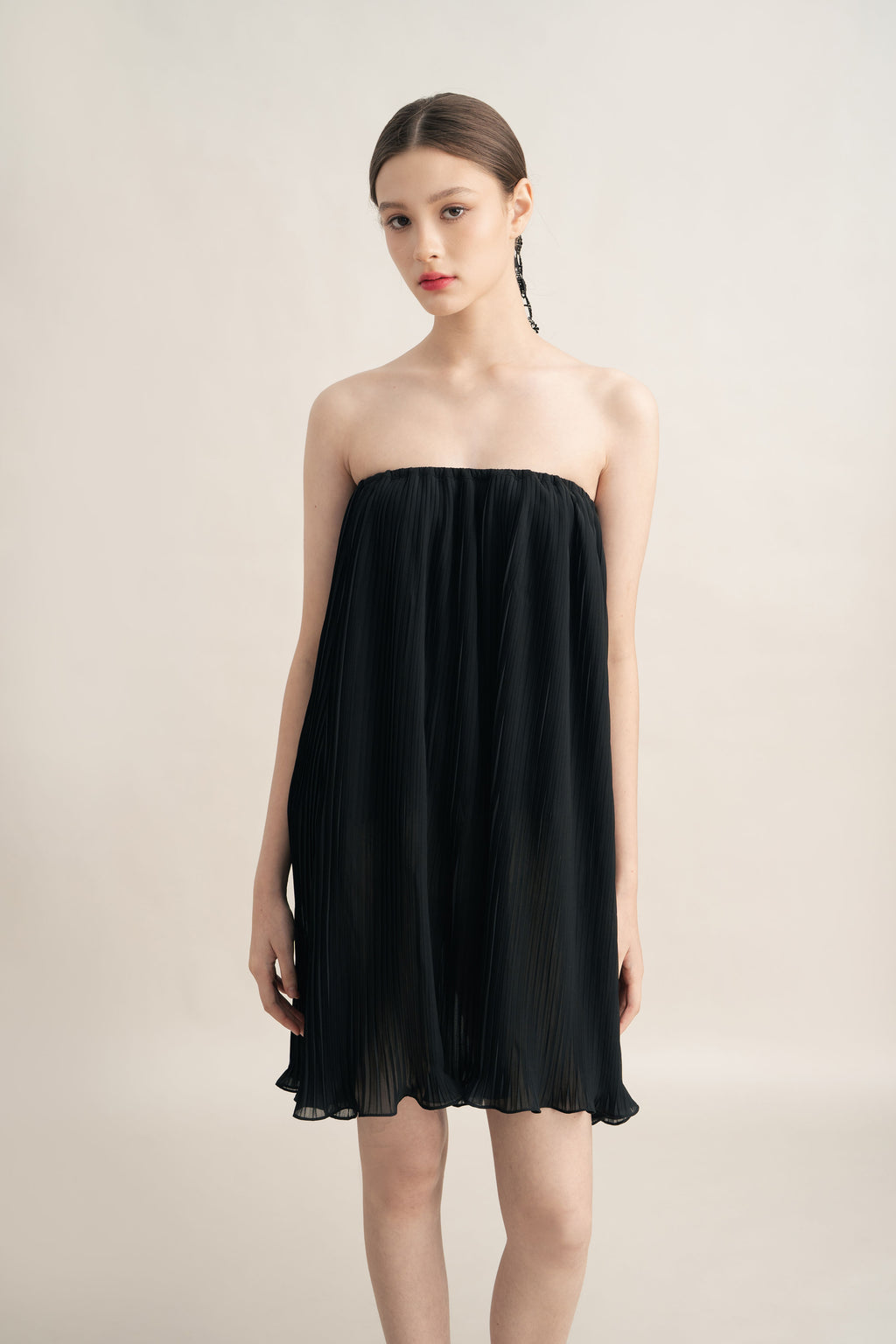 Quiet Long Pleats Tube in Licorice