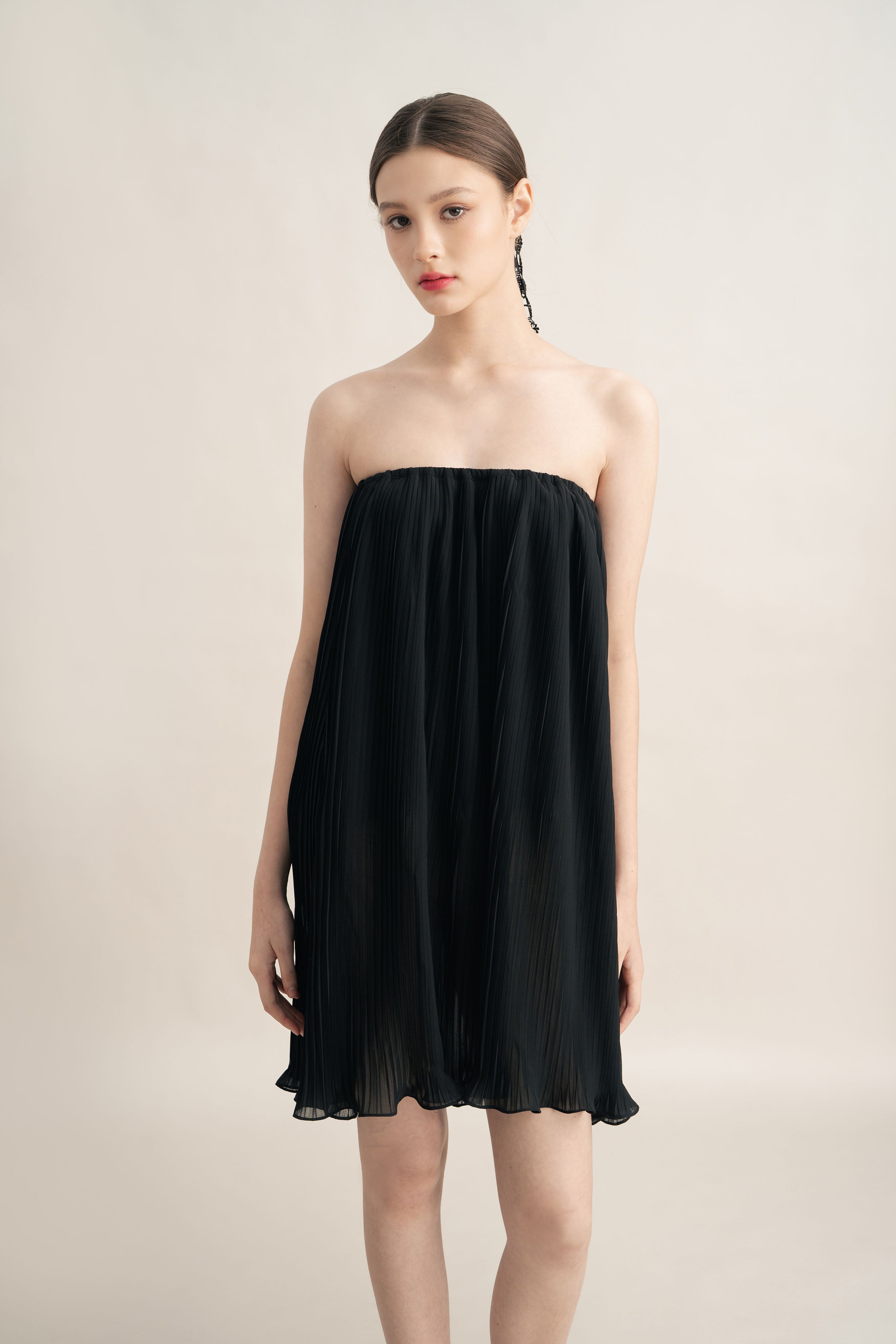 Quiet Long Pleats Tube in Licorice