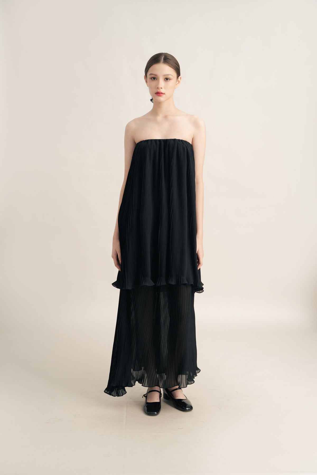 Quiet Long Pleats Tube in Licorice