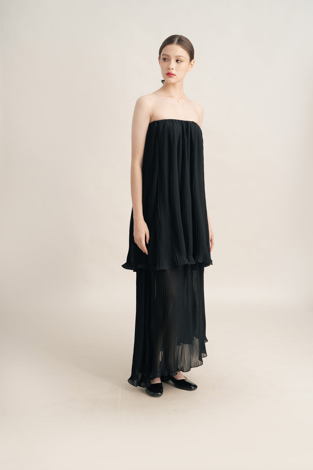 Quiet Long Pleats Tube in Licorice