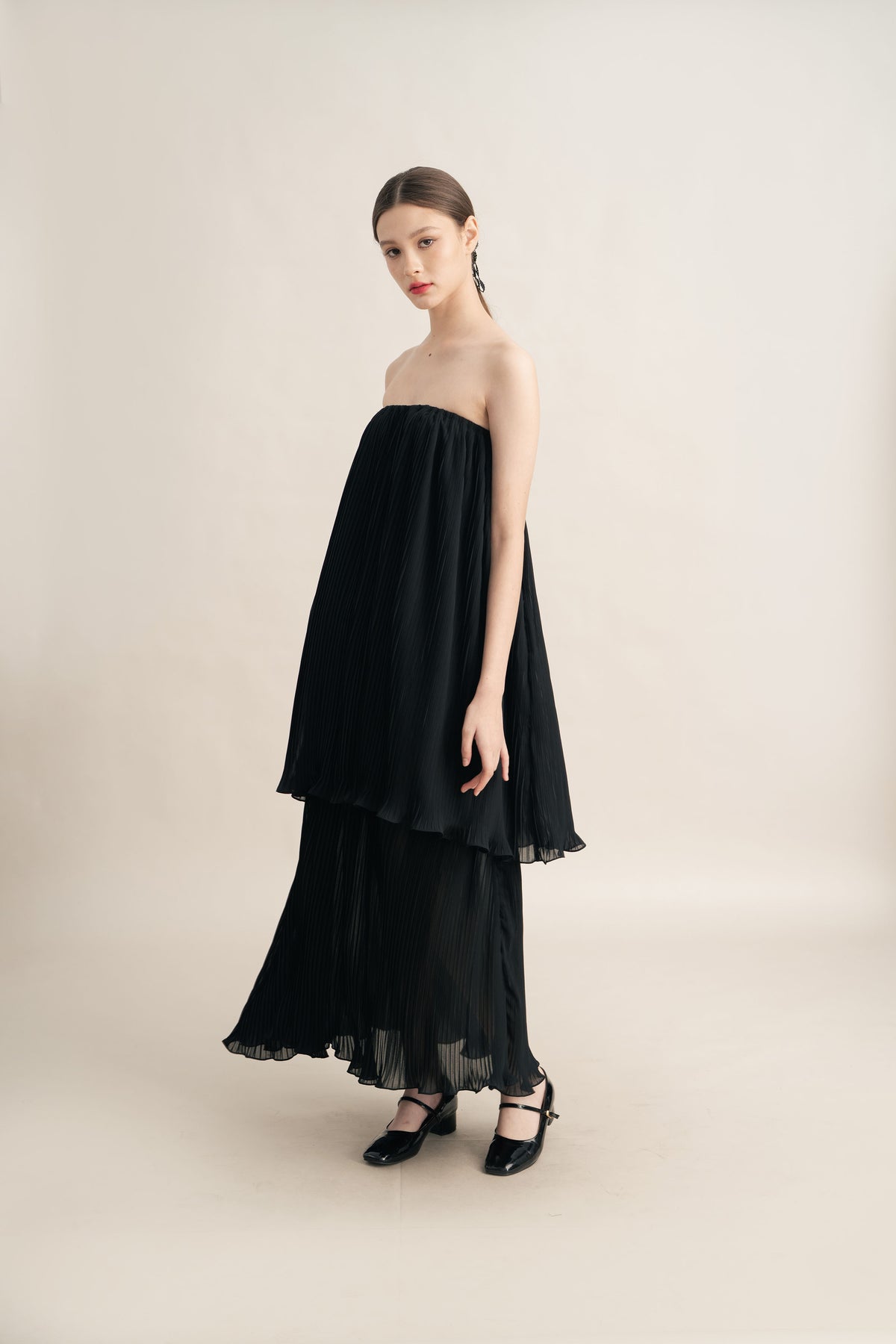 Quiet Long Pleats Tube in Licorice